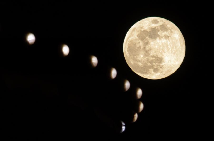 SuperMoonです First super moon of 2026 captures millions of eyes across China