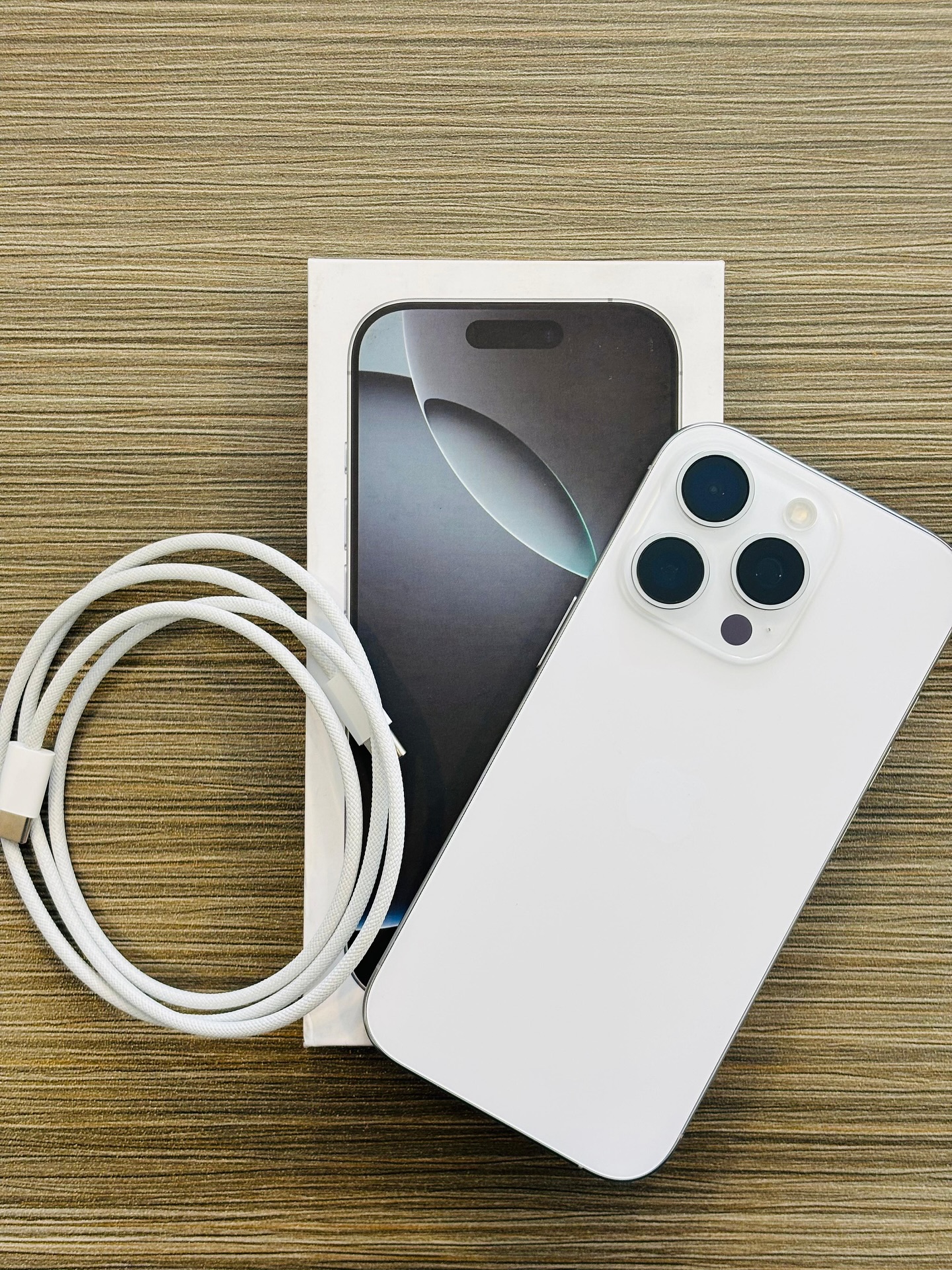 Apple iPhone 16 Pro 128GB White Titanium Brand New Condition 