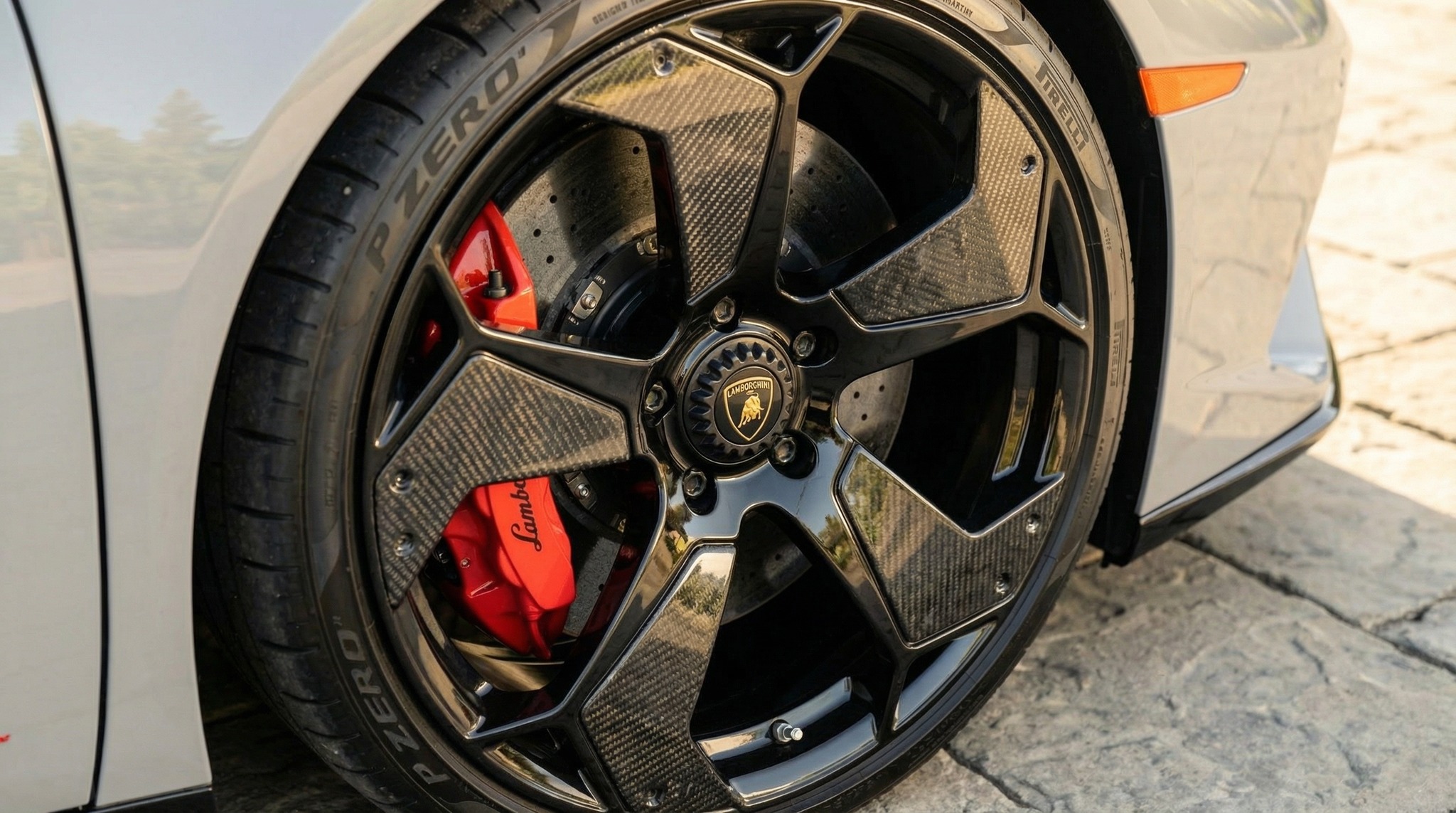 Lamborghini Huracan. Headrests Retrim in matching Alcantara with