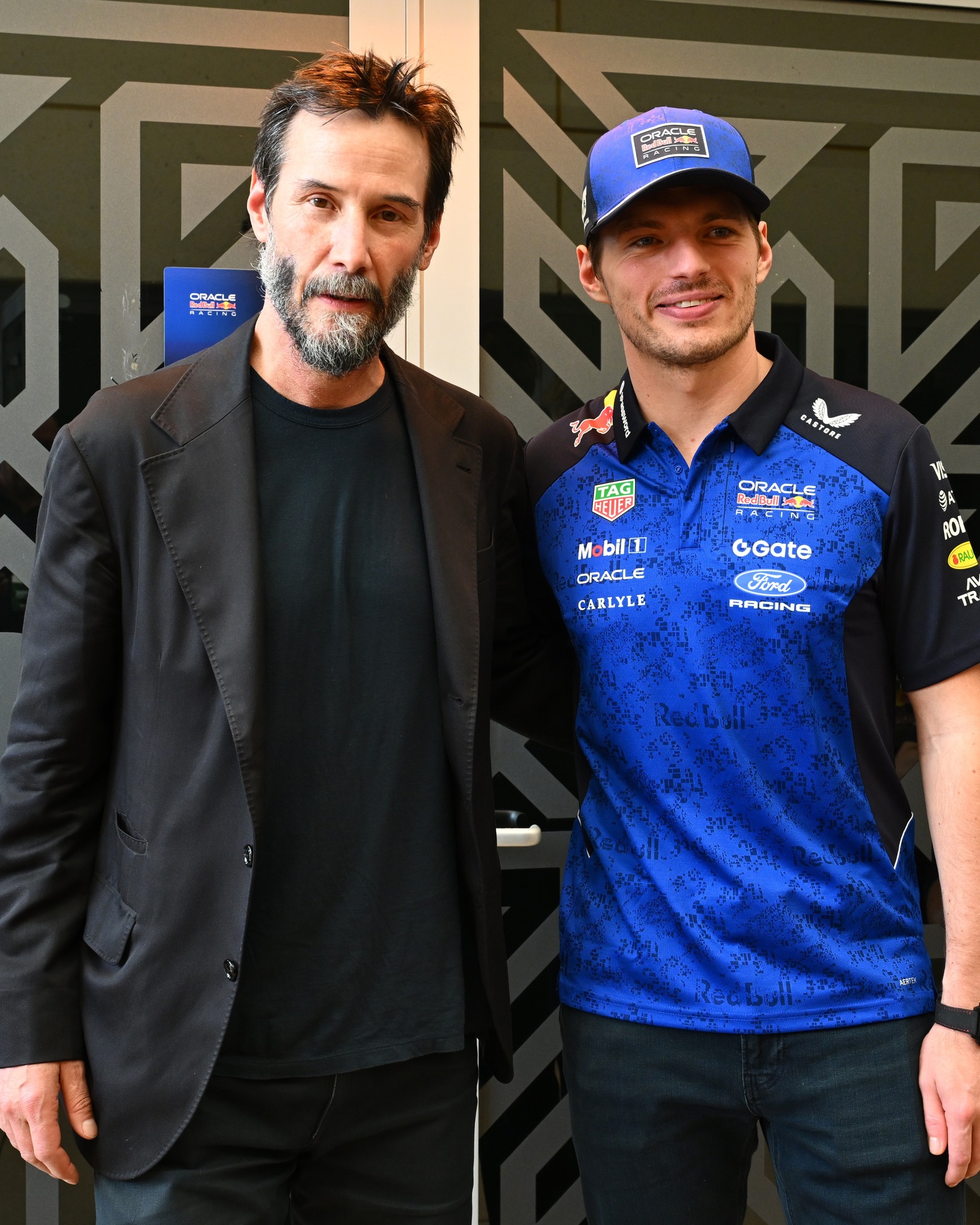 F1 - More famous faces in the paddock! 🙌 Keanu Reeves caught up with ...