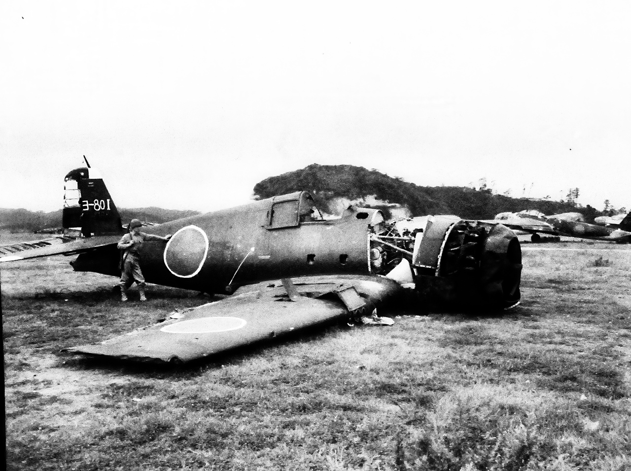 Wrecked Grumman Hellcat with Japanese insignia found in Japan 1945