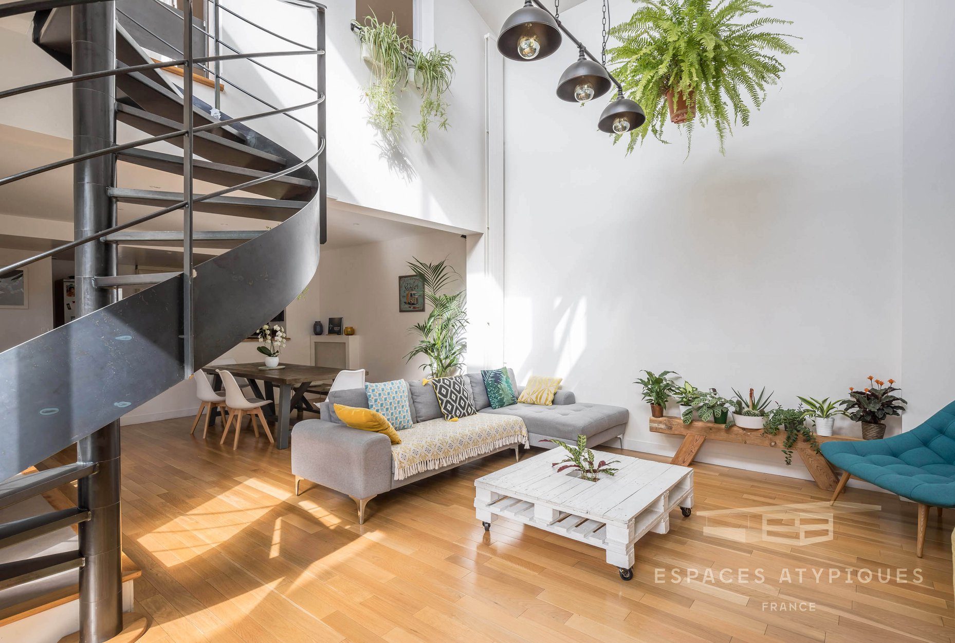 Un loft près de Paris dans un ancien... - Planète Deco Blog | Facebook