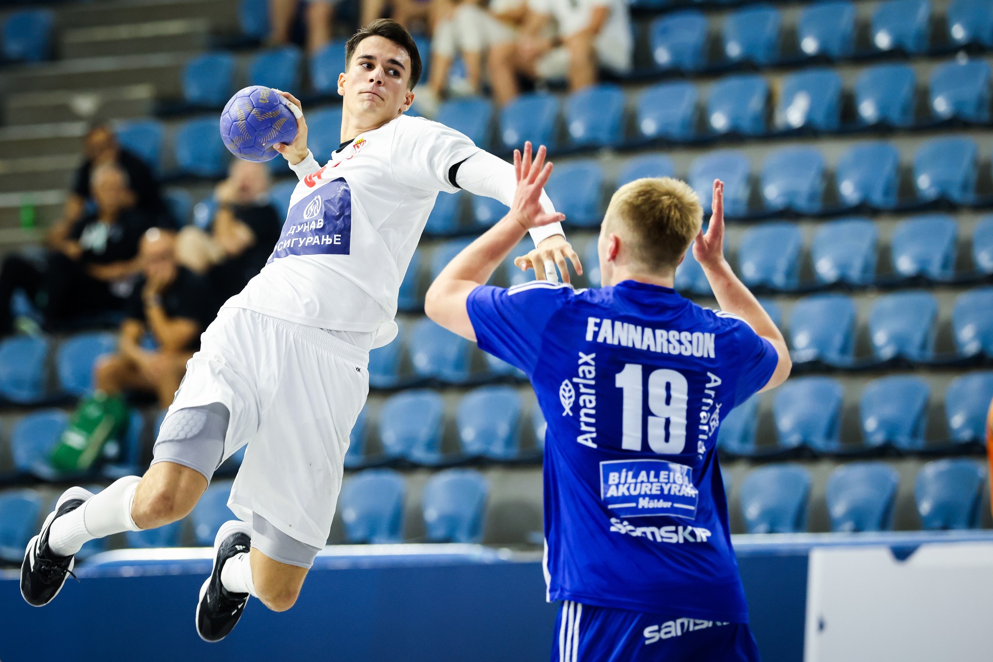 What is the Sport Handball: Ultimate Guide to Rules & Tips
