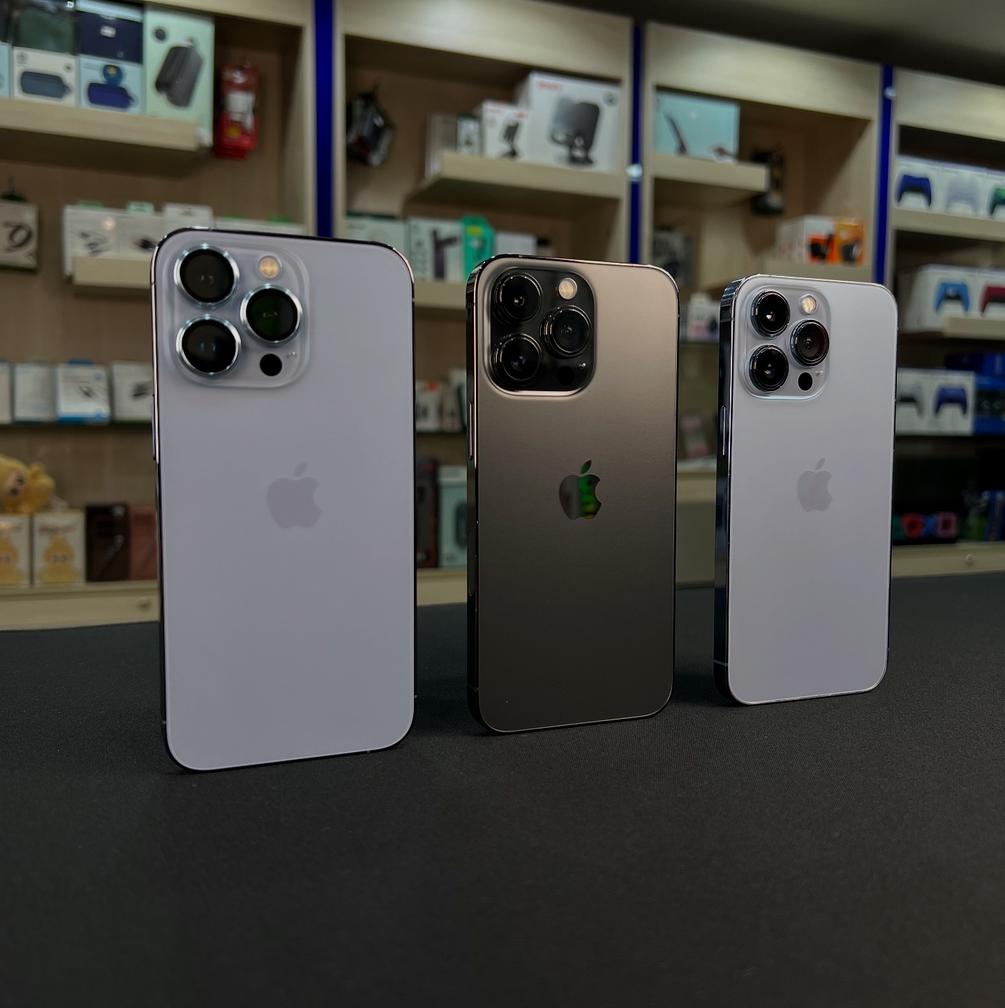 Used iPhone 13 Pro 128GB & 256GB Collection: 1- iPhone 13 Pro 