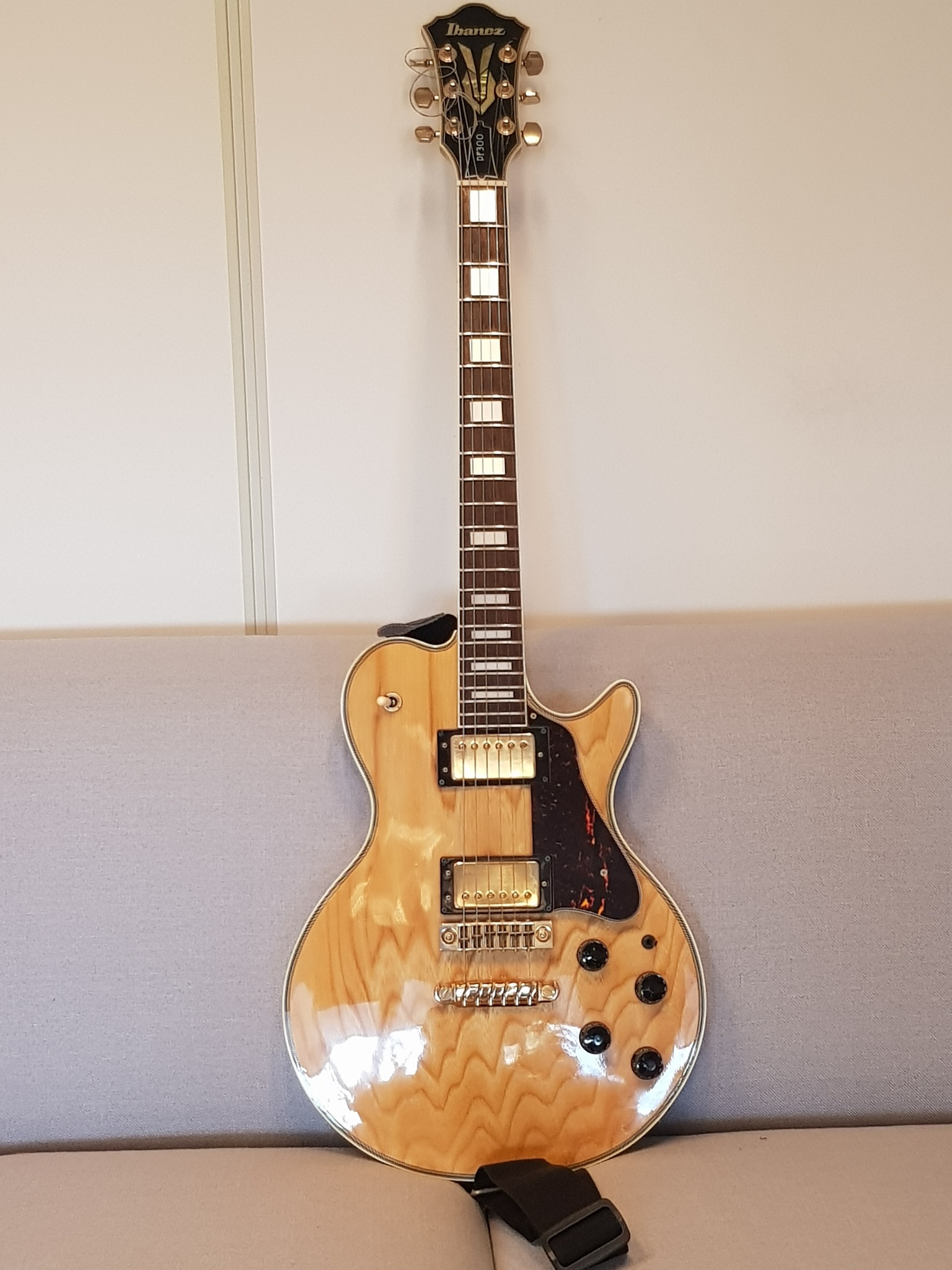 Ibanez pf300 guitar showcase