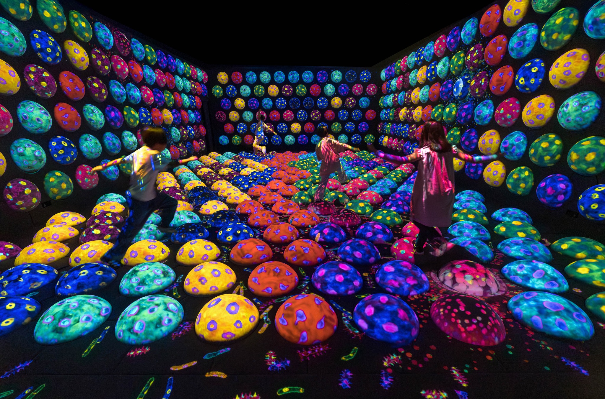 大阪・京都・神戸 自由行 - 🎨 於 2025 年 10 月 7 日開幕的巨大美術館 「teamLab... | Facebook