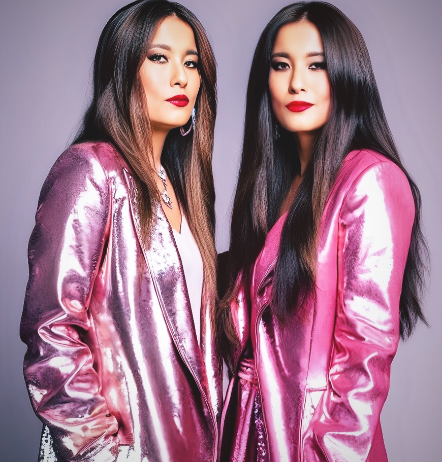 Elly-May - Here’s me with a fake twin… WHO’S COMING TO MY FIRST CABARET ...