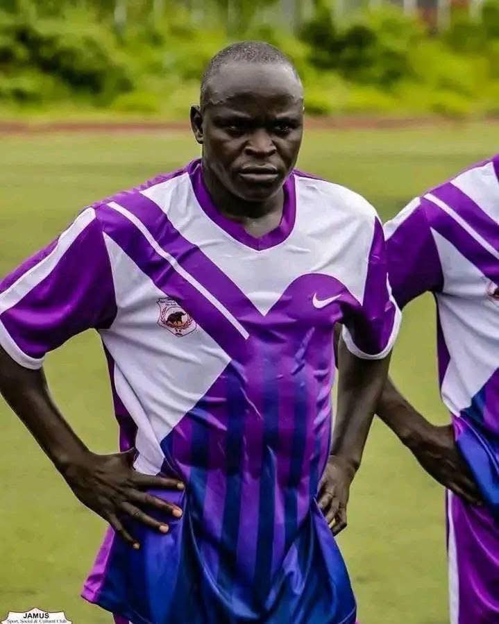 BOLA - Chama-se Rashid Thomas, tem 19 anos e actua no Buffaloes FC 🇸🇸 ...