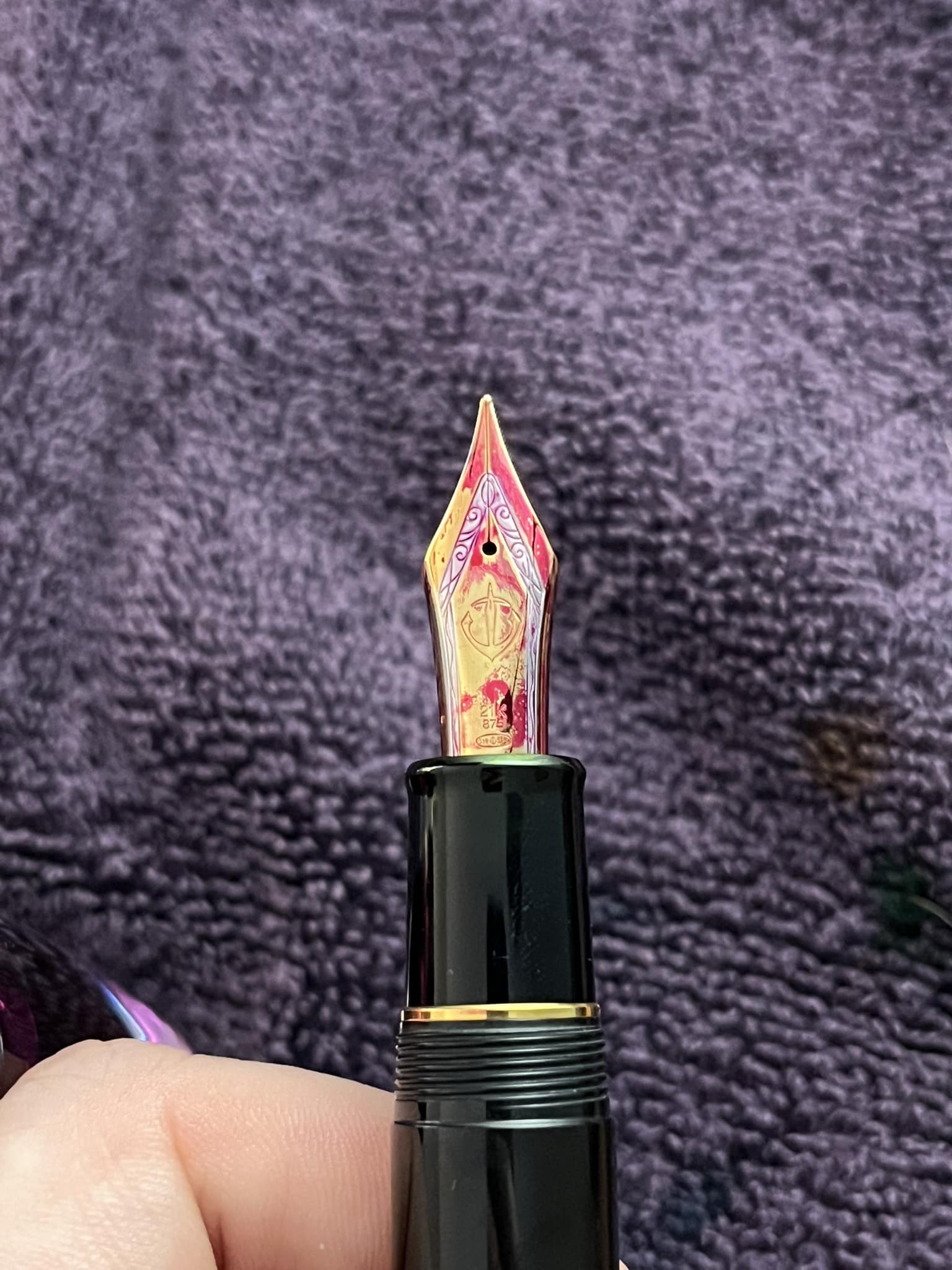 Are there any affordable fountain pens with gold nibs available?