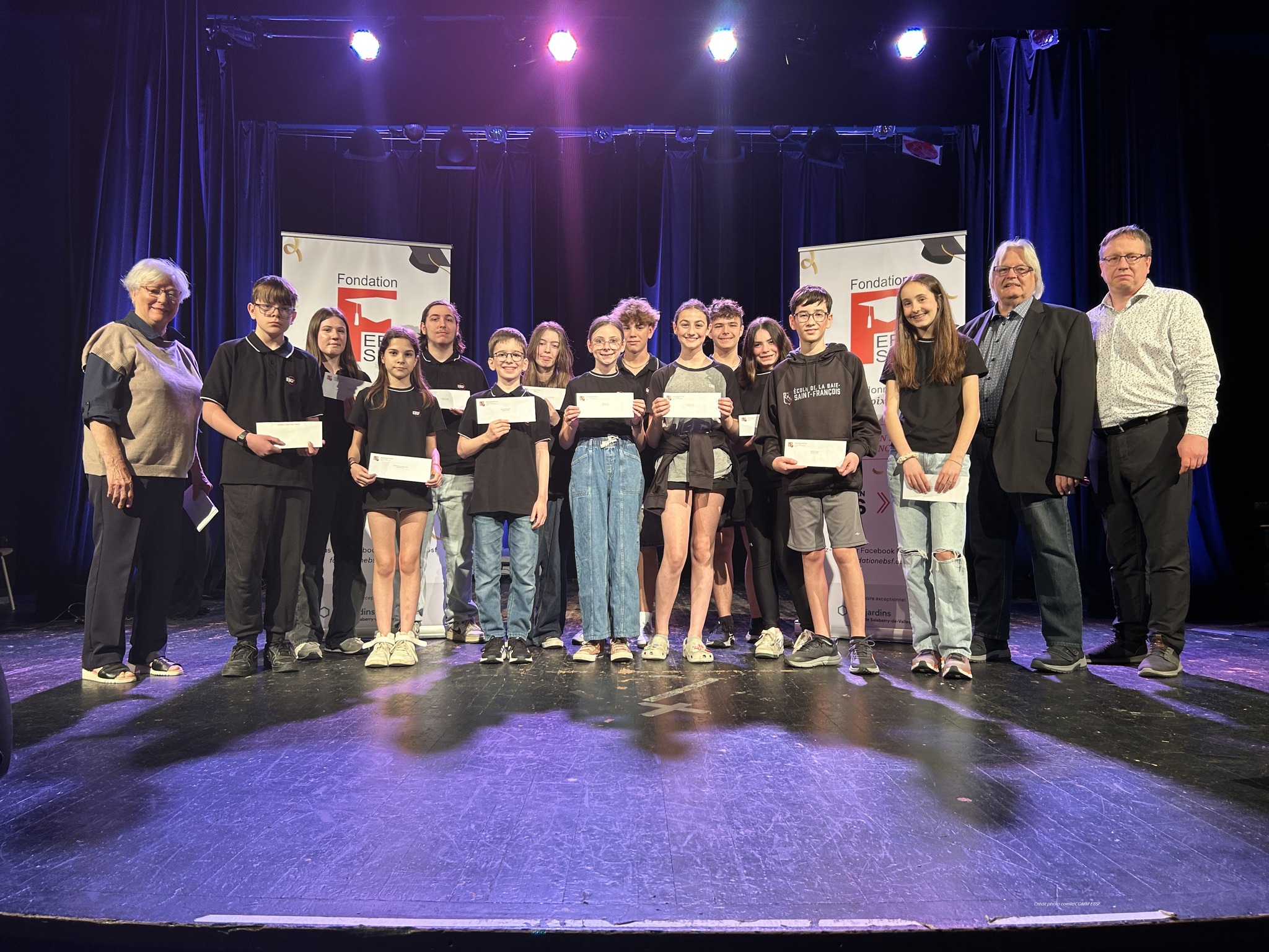 École - 👏 Bravo aux élèves qui remportent une bourse de la persévérance ...