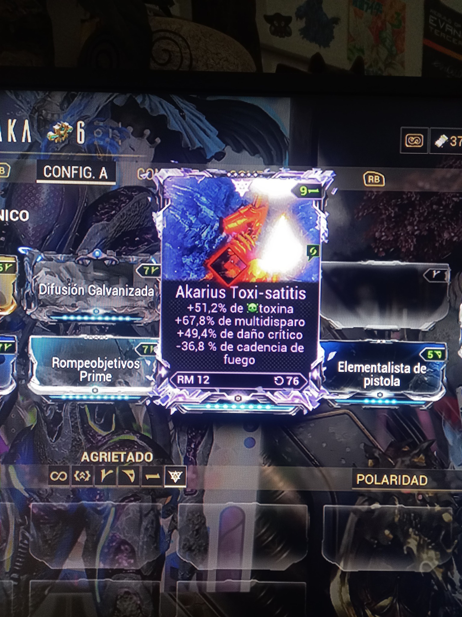 Amigos alguna build chida de akarius para este riven se los agradecería ...