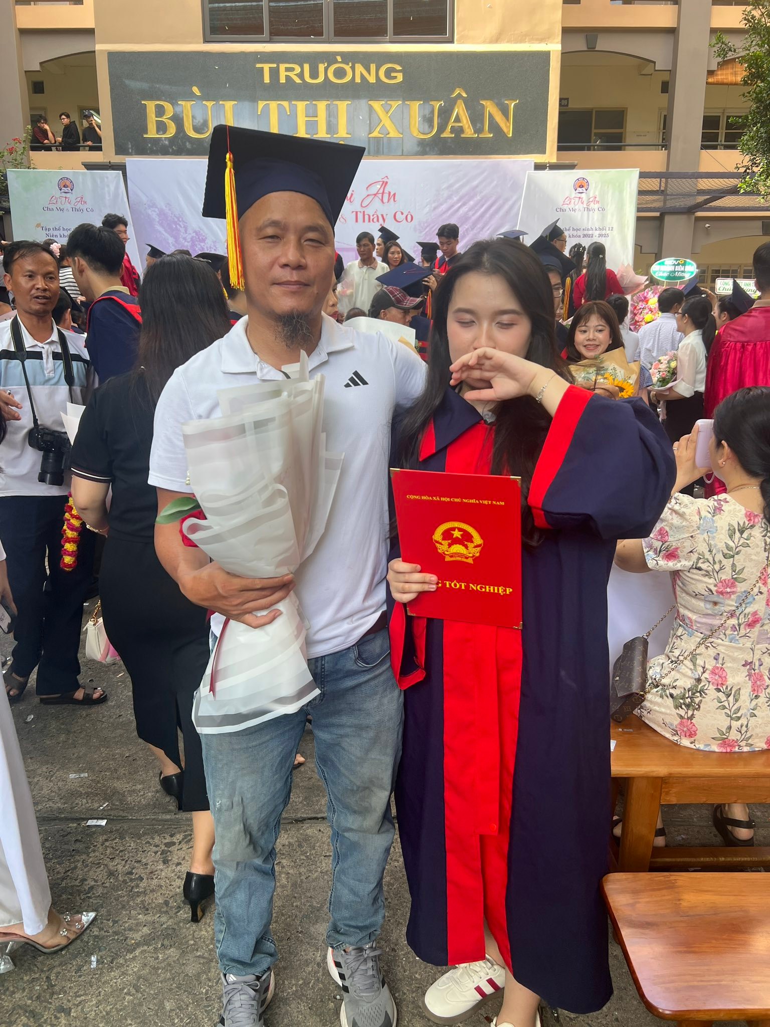 Minh Rau - Minh Rau added a new photo — at BUI THI XUAN.