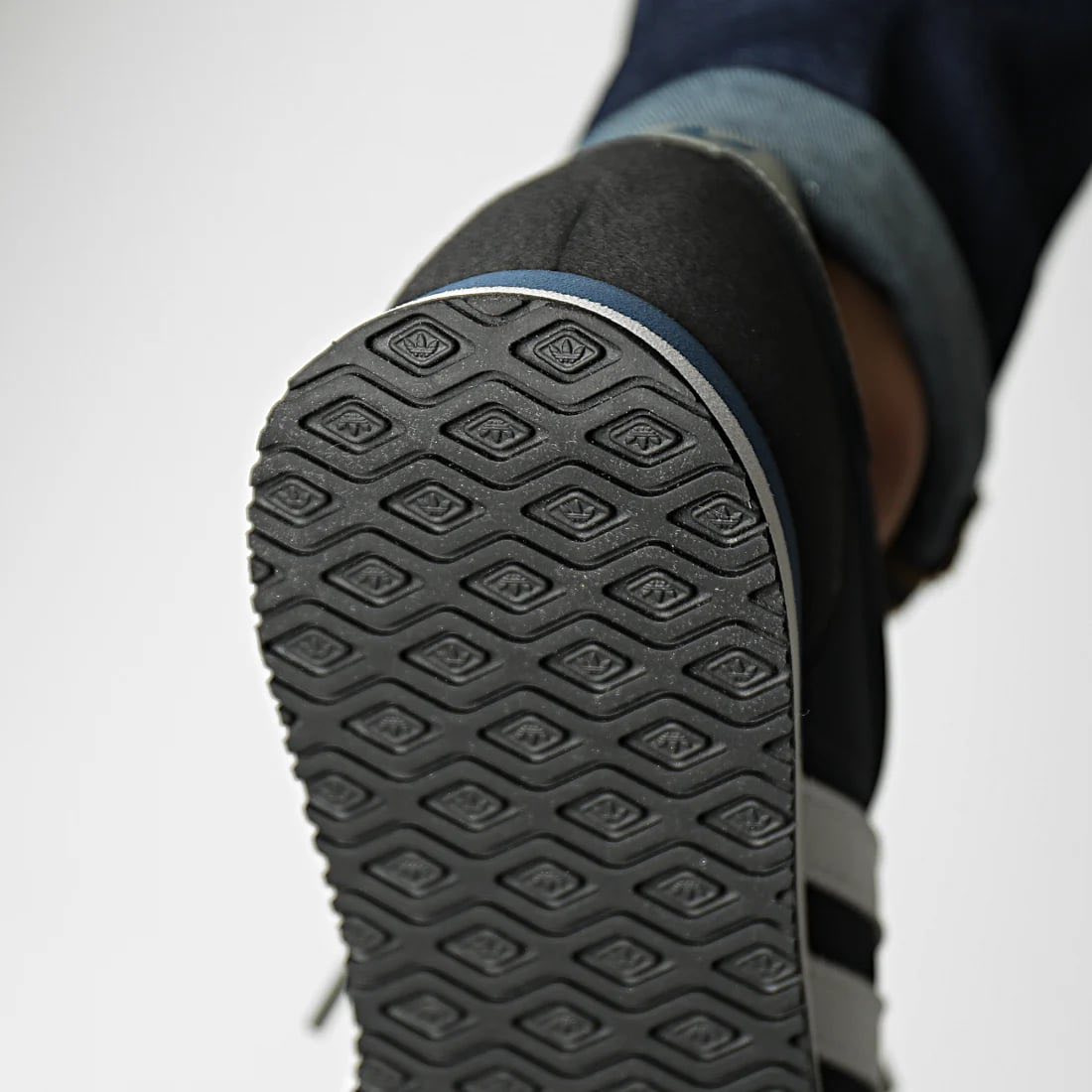 ADIDAS USA 84 “CORE BLACK” #biggestsale ~ MEN'S & WOMEN'S CLASSIC