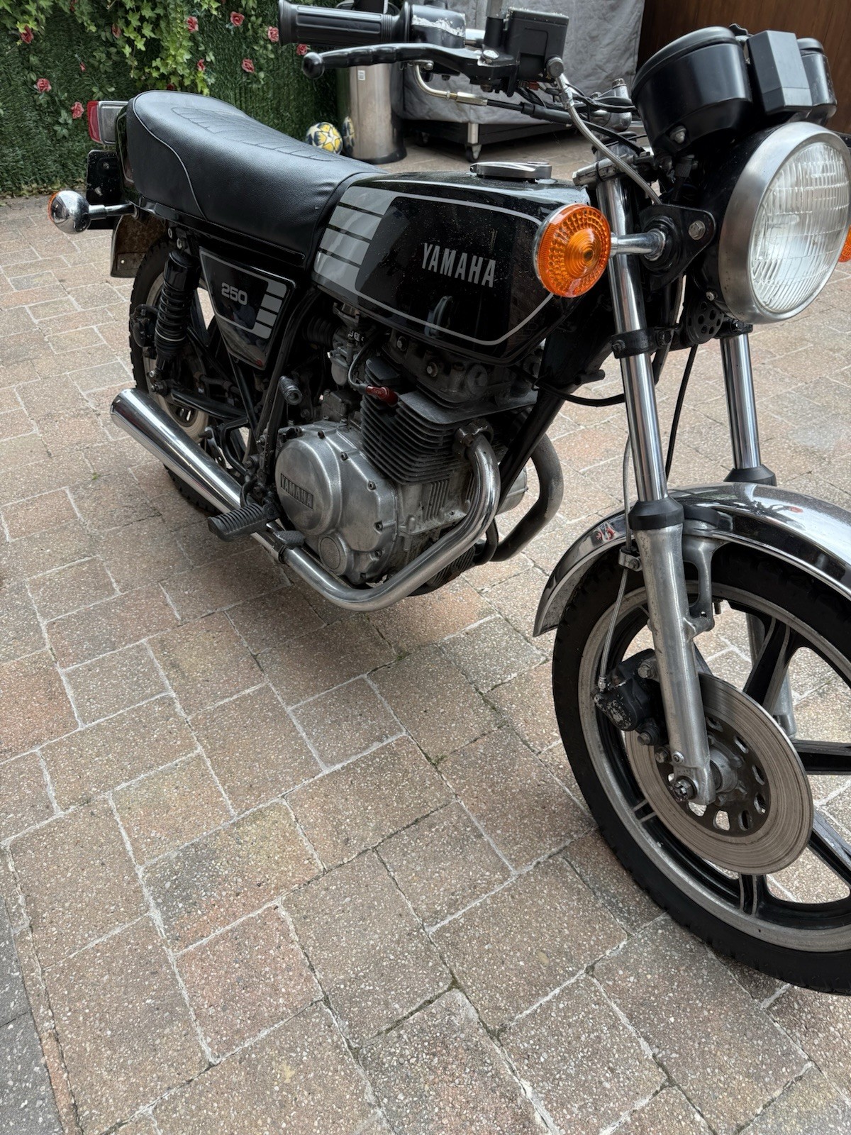 The 1980 Yamaha XS 250 Custom is a striking example of classic