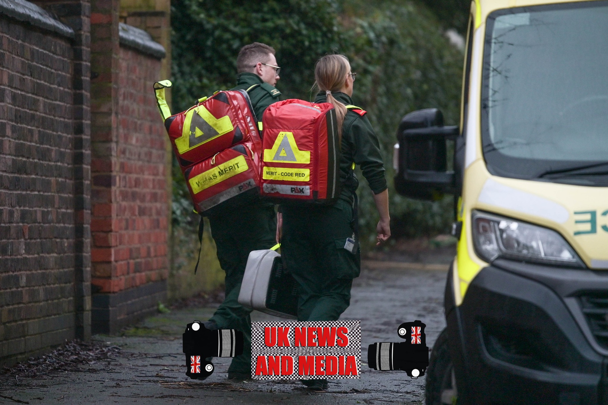 Police and Paramedics rush to the... - UK News and Media | Facebook