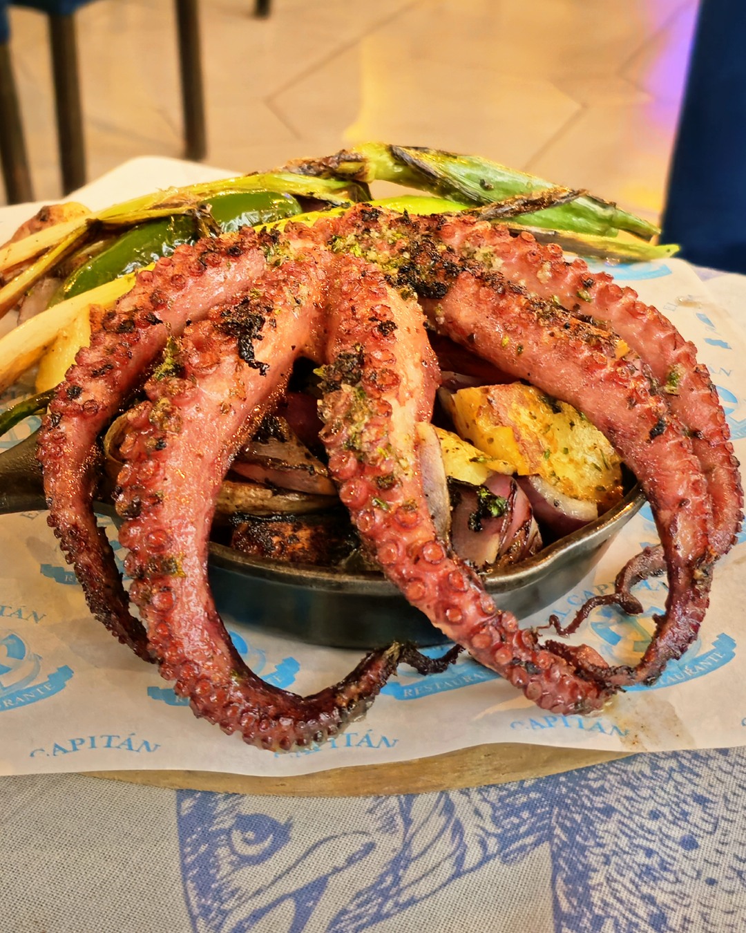 Restaurante - Pulpo a la parrilla, jugoso y lleno de sabor 😮‍🔥 Perfecto ...