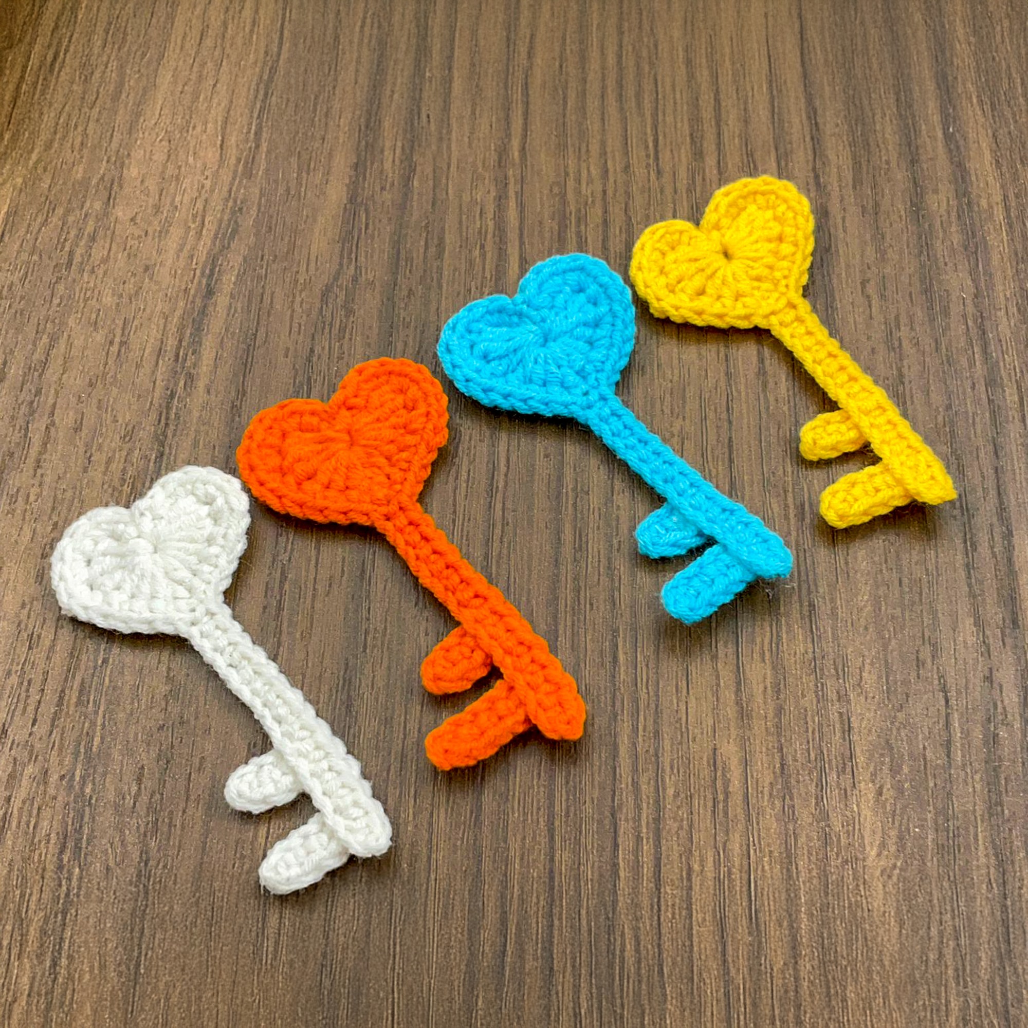 Nurgül - https://handtrendy.com/products/crochet-heart-key-pattern-pdf ...