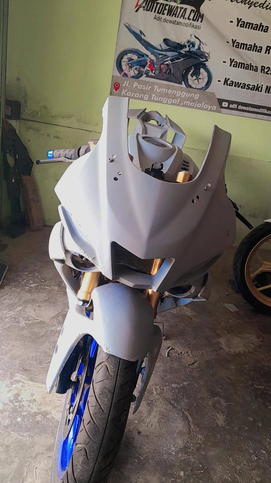Cuman r15 v3 abangku modif ful body r6 new buat yg mau ordet bisa ke wa ...