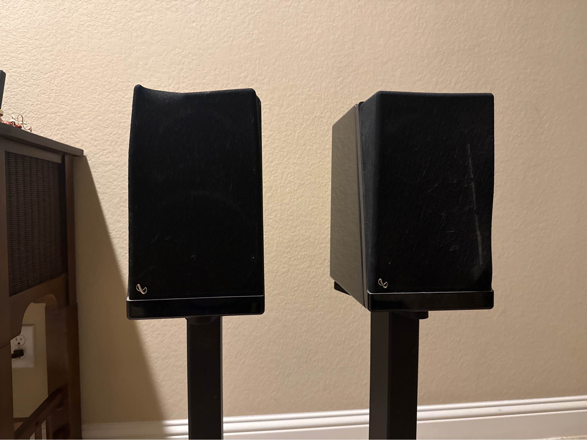 Infinity Modulus Bookshelf Speakers w/ EMIT Ribbon Tweeters and stands ...