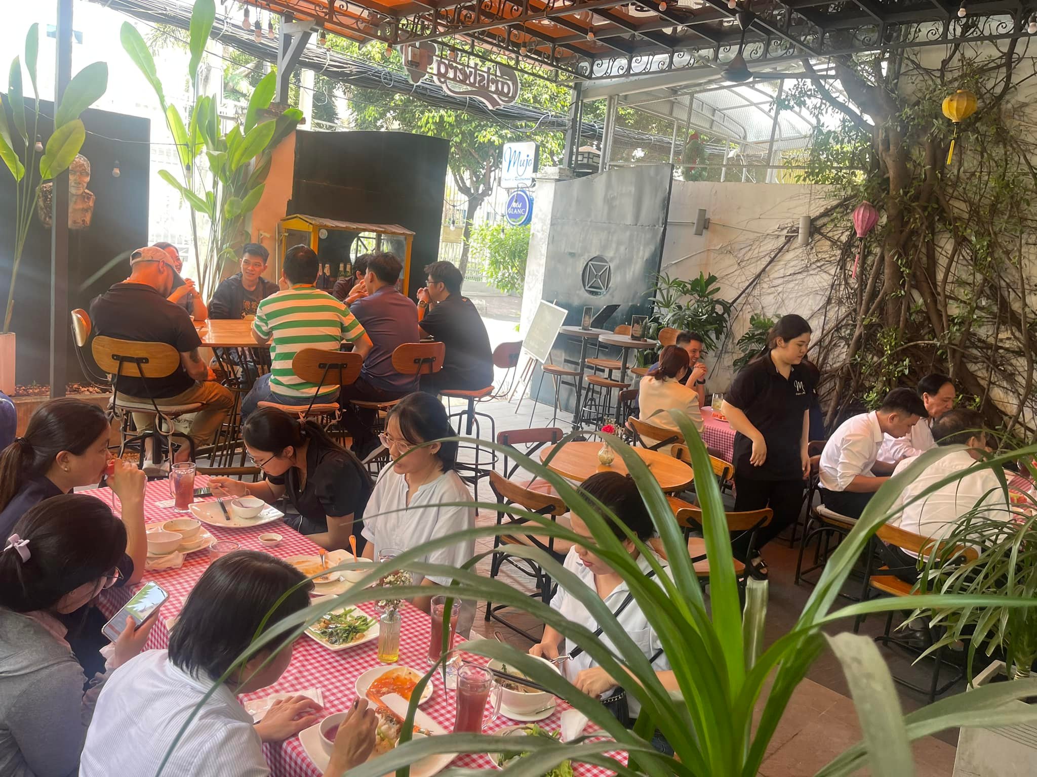 Mujo Restaurant & Coffee added... - Mujo Restaurant & Coffee
