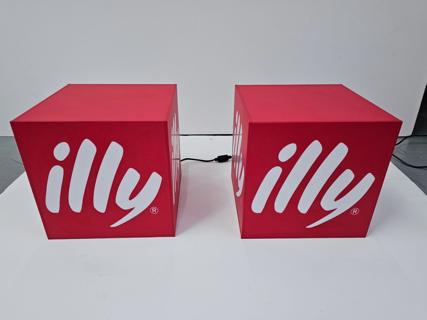 กล่องไฟอะคริลิค / cubic lightbox 🌏 ดูผลงานเพิ่มเติมได้ที่ / See more of ...