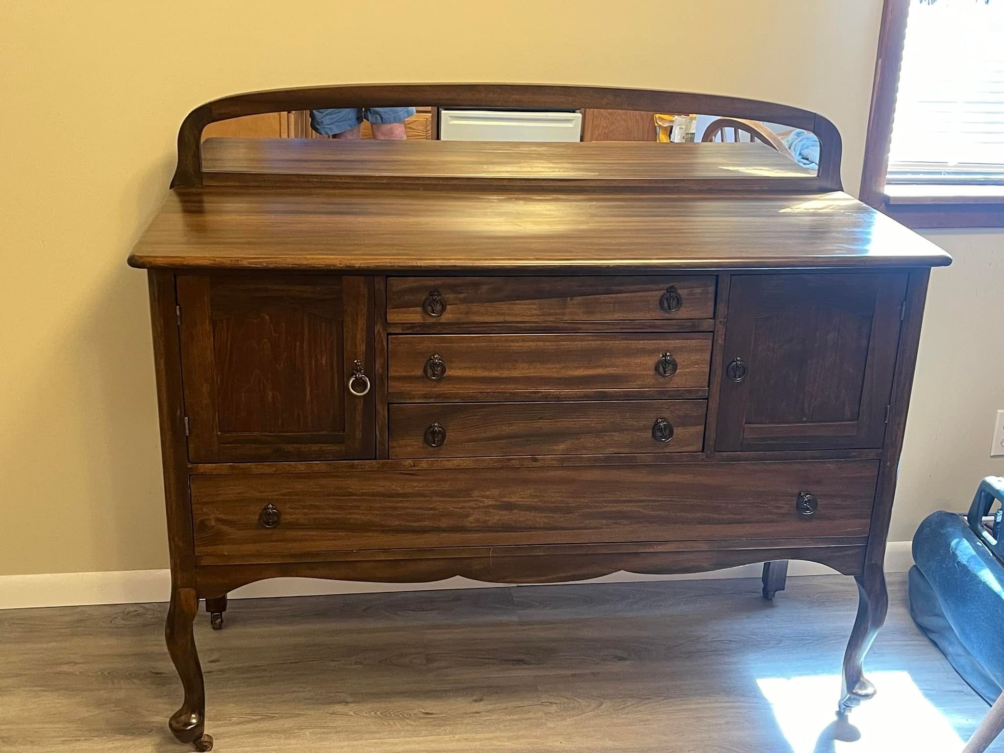 Hadley furniture store history in Fort Wayne