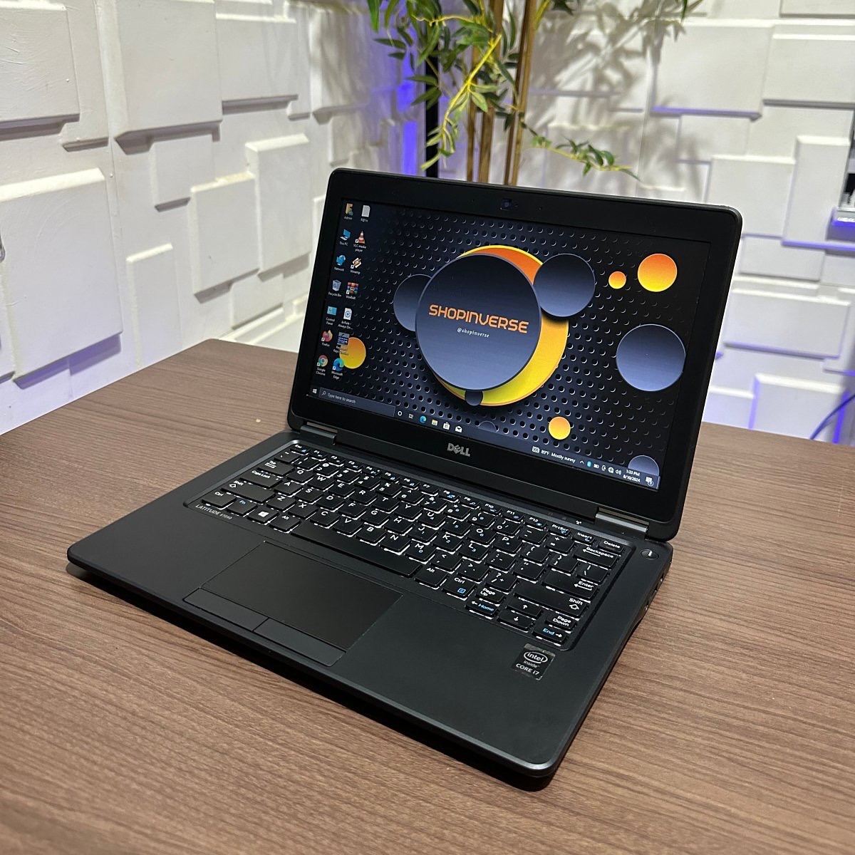 Dell Latitude E5270 - 6th Gen. Intel Core i3 - 500GB HDD - 8GB RAM