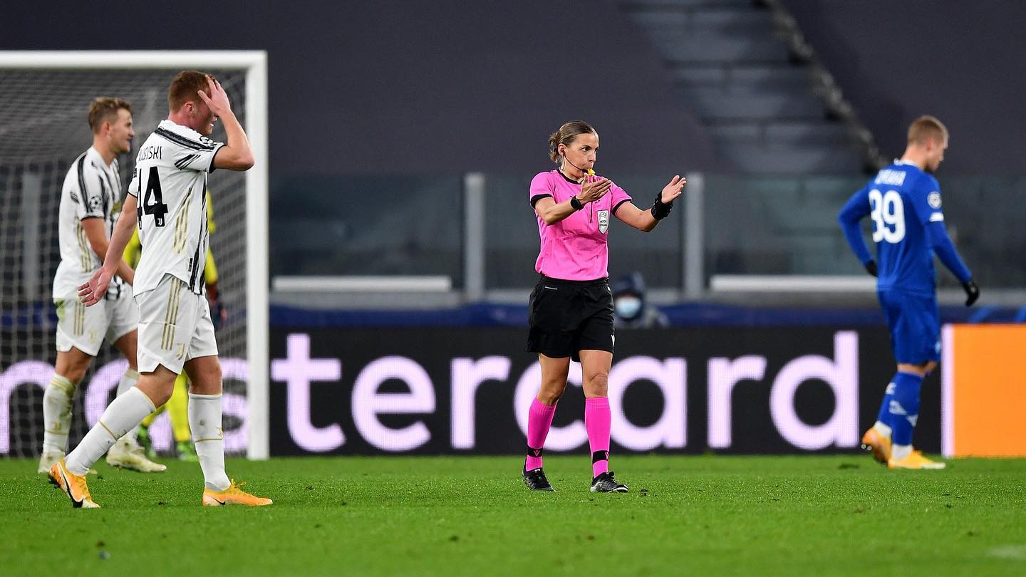 How about this moment! Stephanie... - Molly's Footy Rants