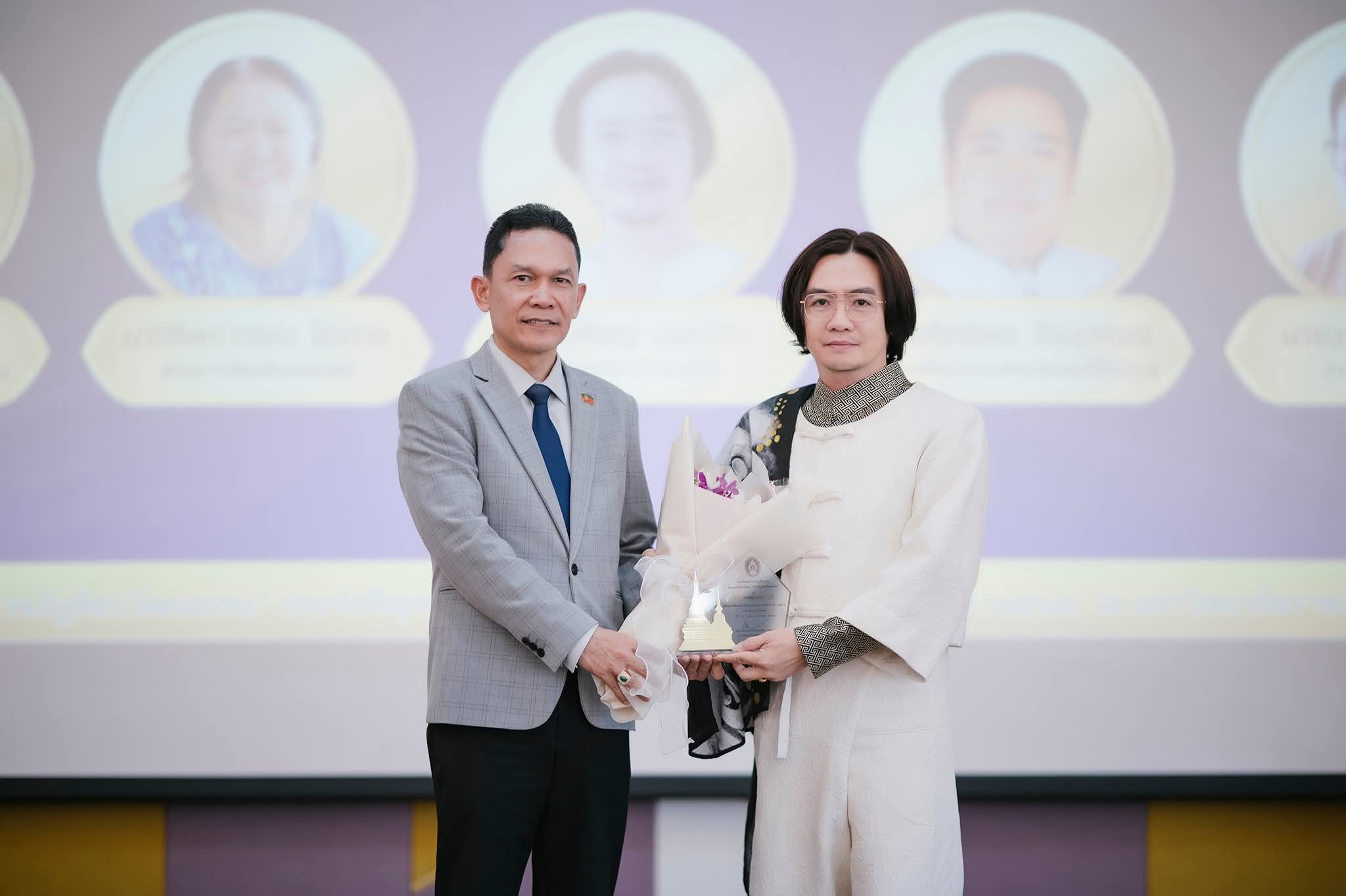 ขัวศิลปะ - ศิลปิน จำรัส พรหมมินทร์ Artist Jamraj Phrommin ผลงาน ...