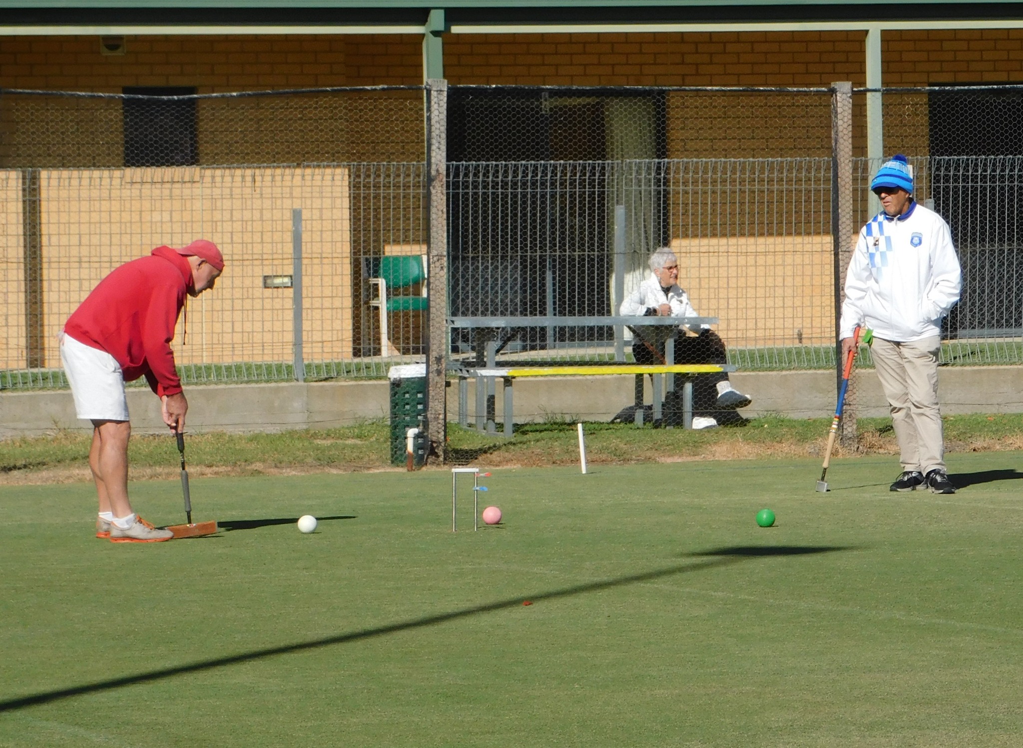 Goulburn - Peter Binks and Kevin Milner play, watched by Jeanette Young ...