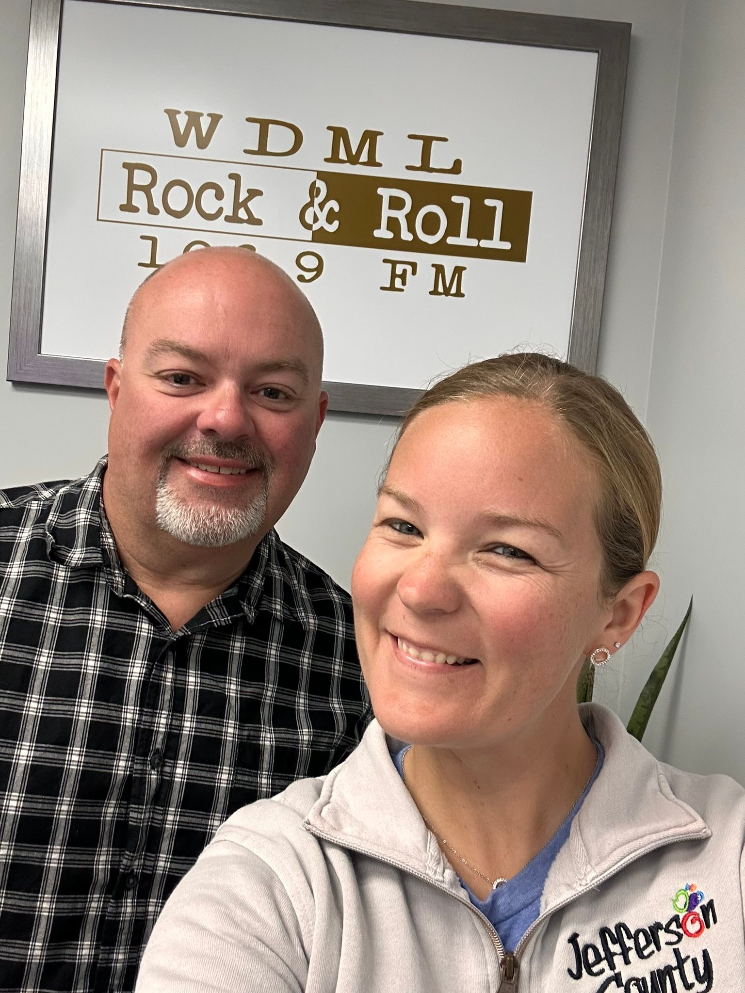 WMIX 94.1 FM - Hot Country... - WMIX 94.1 FM - Hot Country