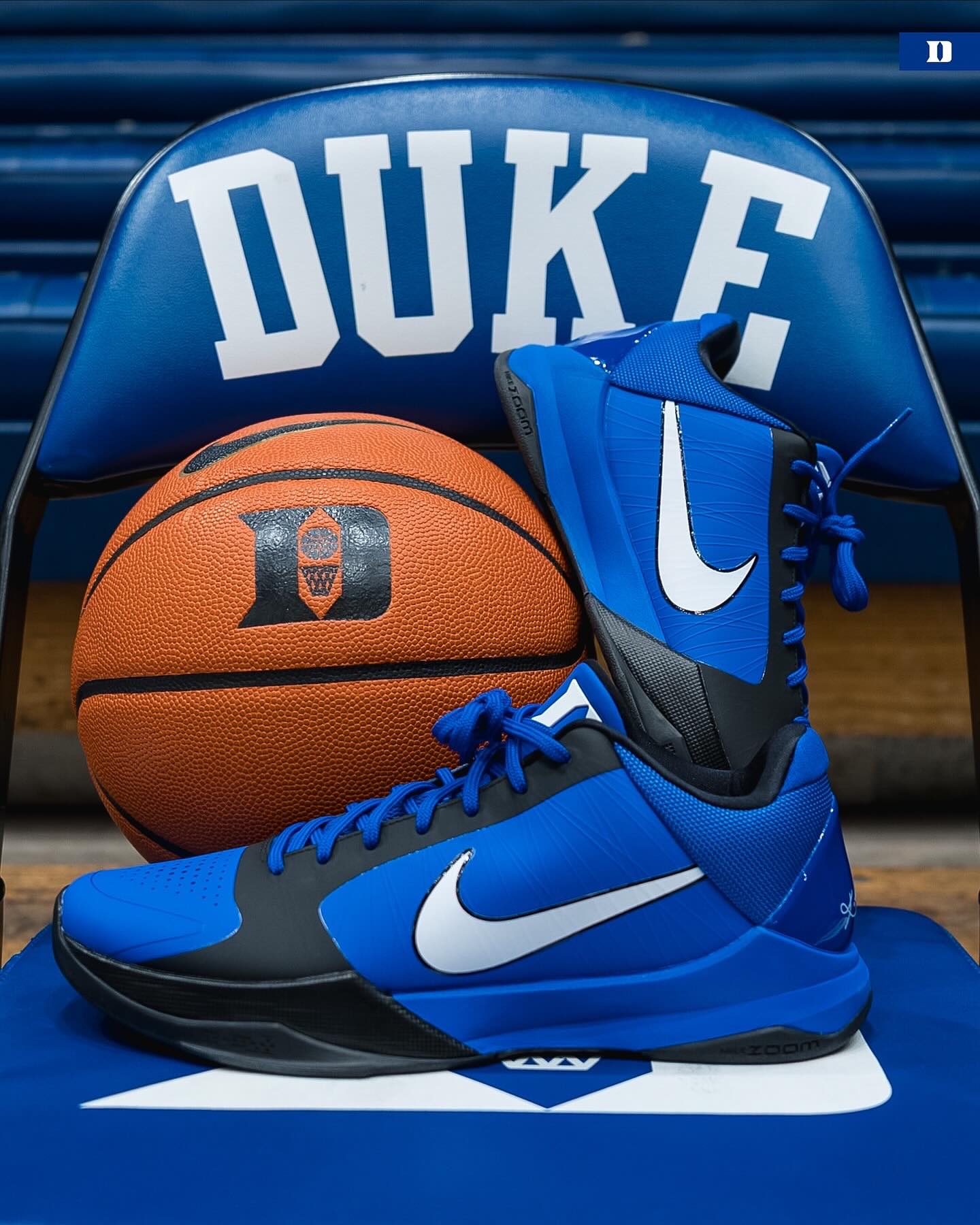 貴重 NIKE ID KOBE 5 コービー5 DUKE NBA バスケ New Nike Kobe 5 flavors for @dukewbb this season 🔥