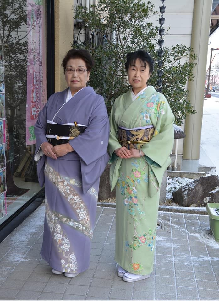 東京友禅作家の佐藤光幸先生の別染色留袖と付下です。 上山田ホテル