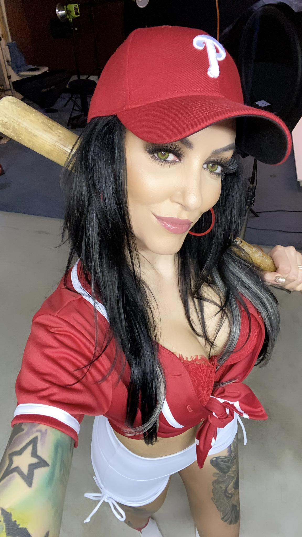 Farrah De Morte Have a sexy selfie Sunday! Im heading to the Phillies