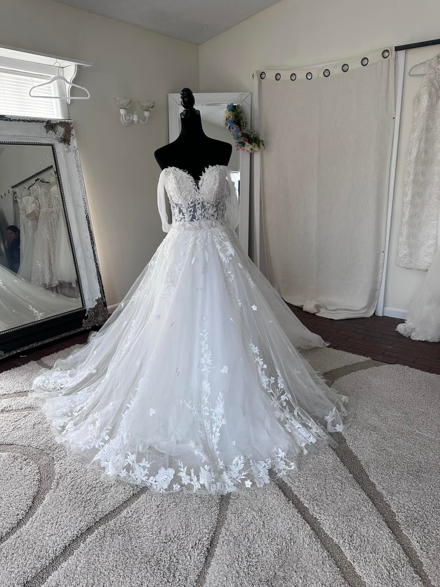 formal dresses boaz al Hello, my name is Jennifer Juarez and I own a bridal boutique in Boaz, AL. I accept appointments only, for fittings. Please feel free to message me for a fitting appointment or MADE TO MEASURE