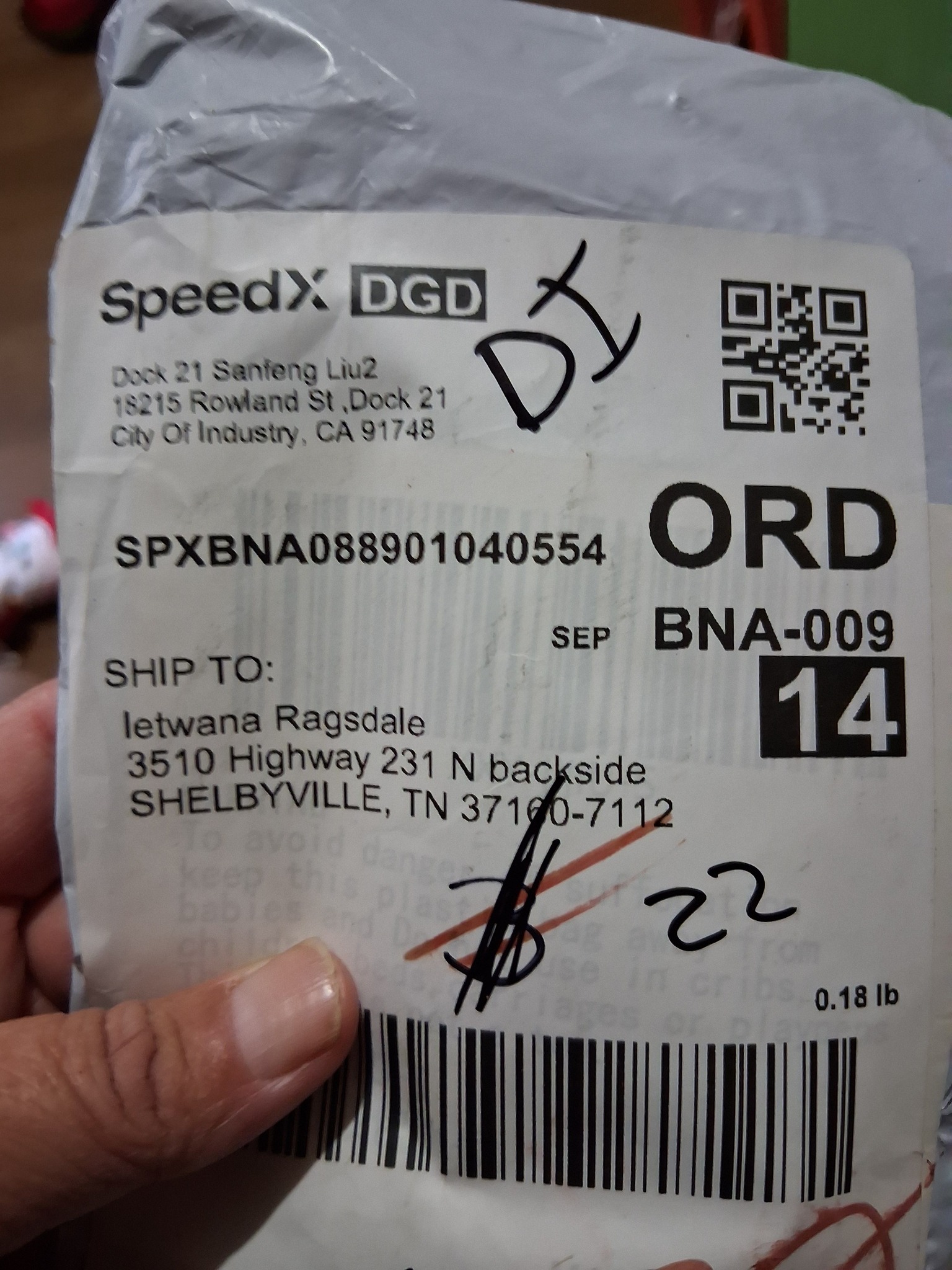 This package come to me it does not belong to me trying to find