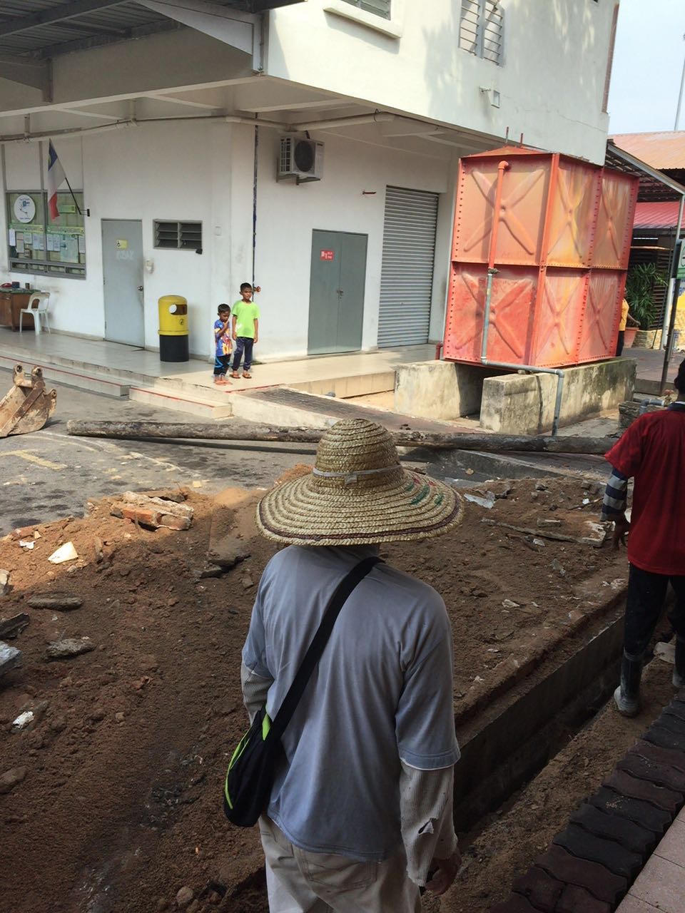 MPAG - Kerja-kerja pengorekan dan penyelenggaraan parit di... | Facebook
