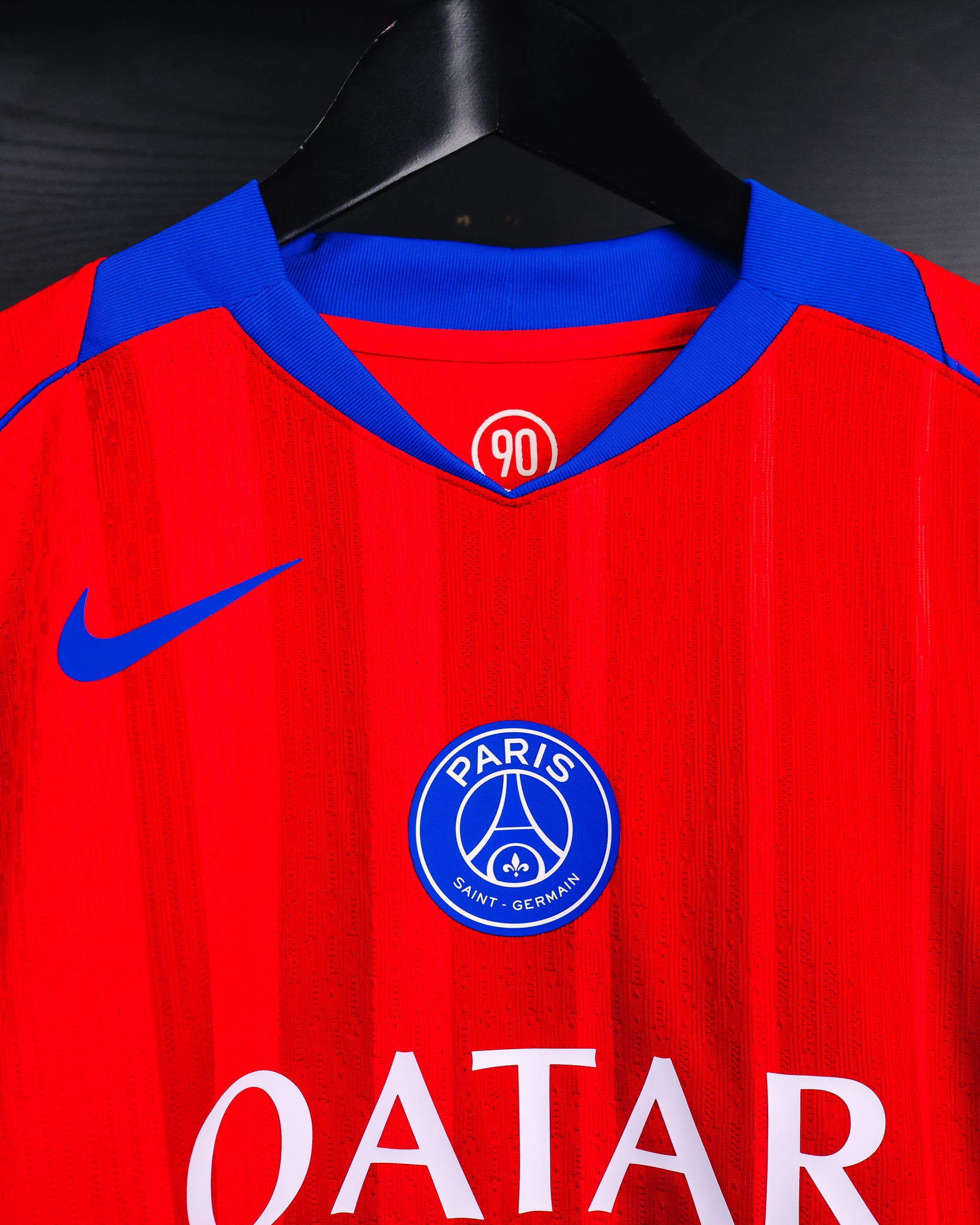 ishowspeed gets his hands on a PSG kit for the first time at