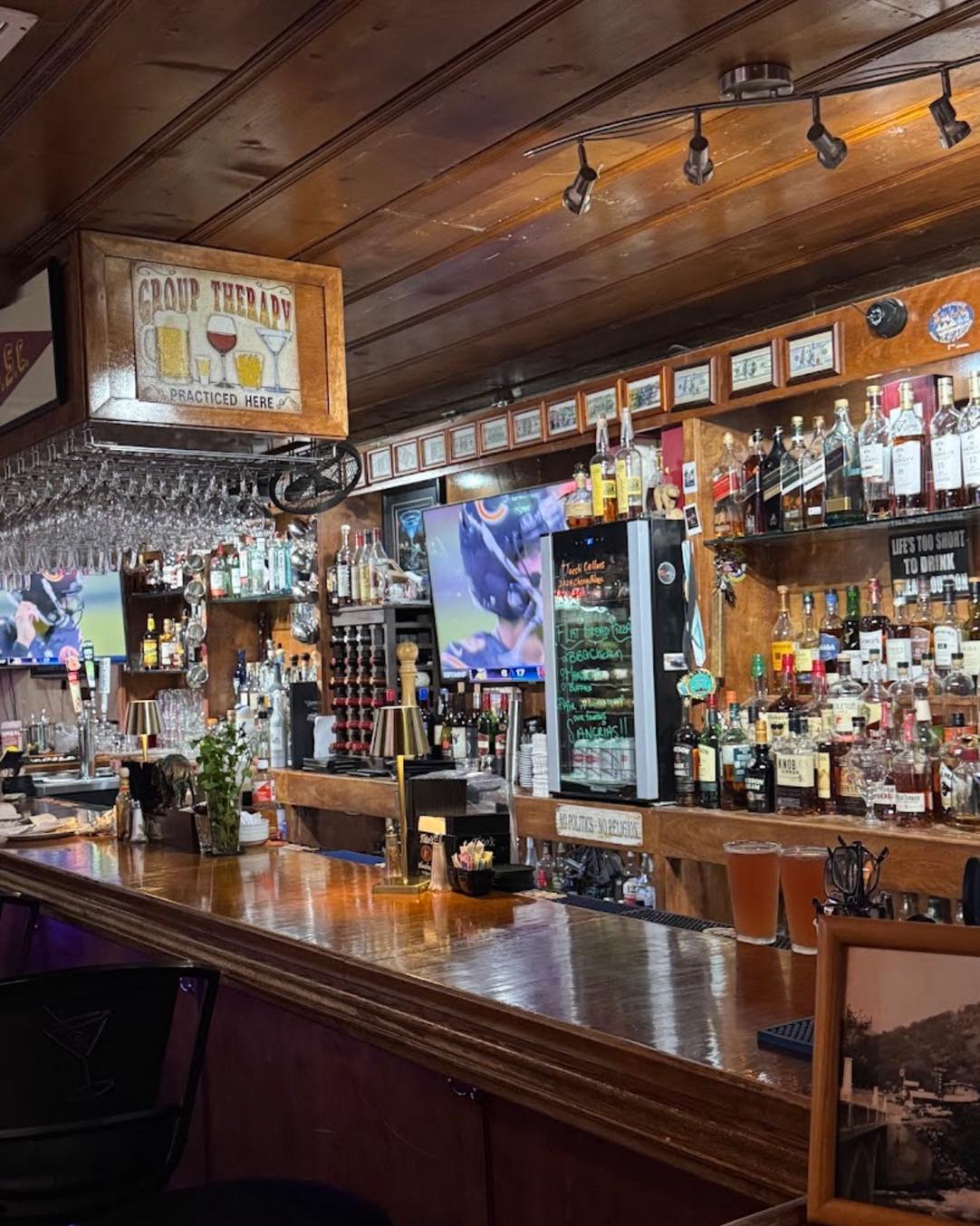 The Gateway Restaurant & Lodge | Three Rivers CA