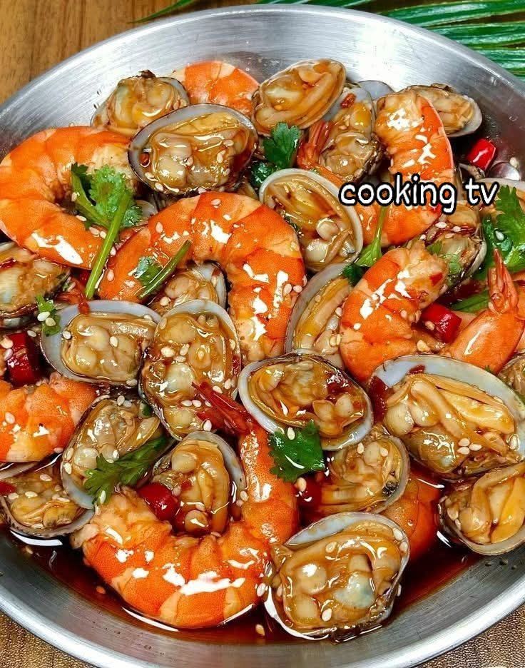 Cooking - Shrimp and Clams in a Savory Sauce Recipe Ingredients: 1 ...