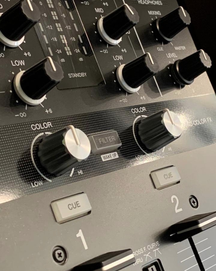 Pioneer DJ DJM-250 – Filter Sound Colour FX Knobs Keep your mixes