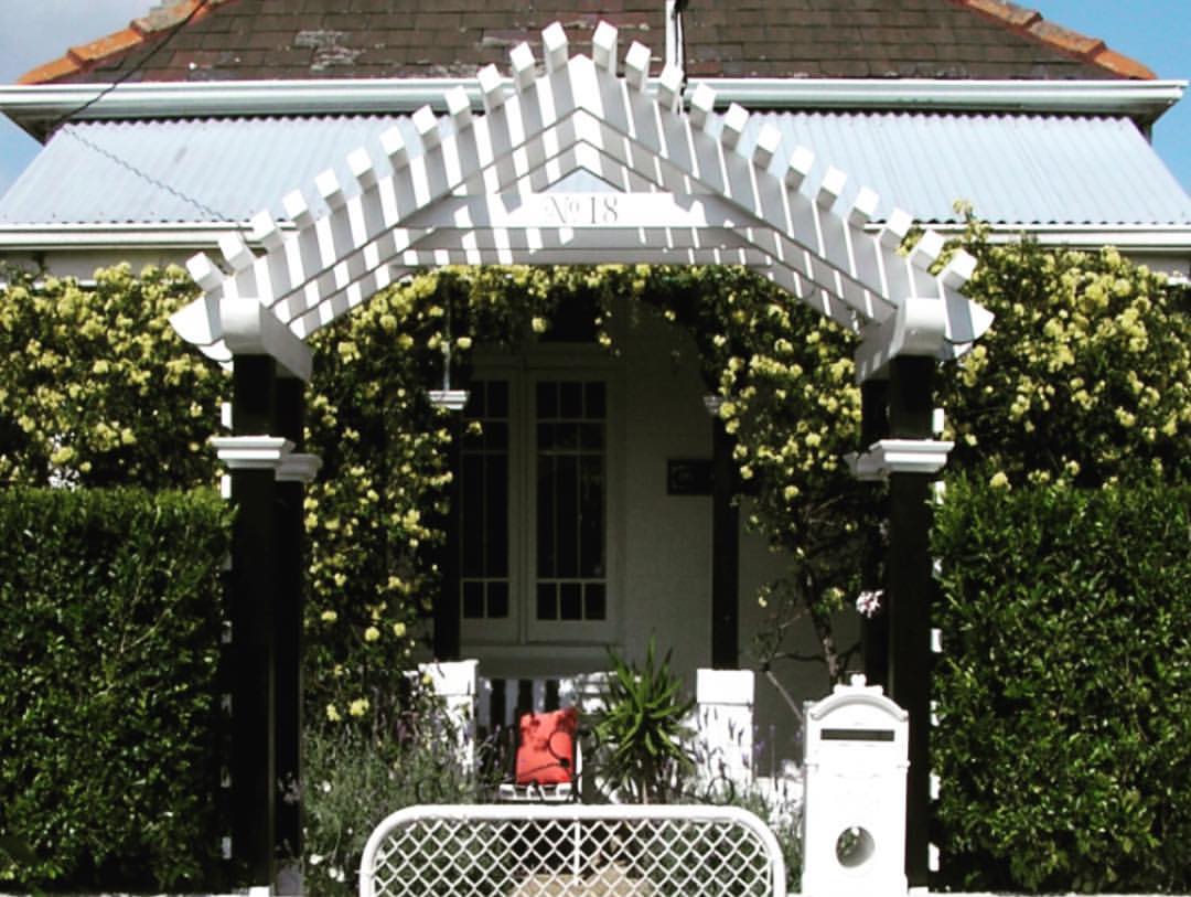 The Style Project - Pretty as a picture. A custom arbour to finish off ...