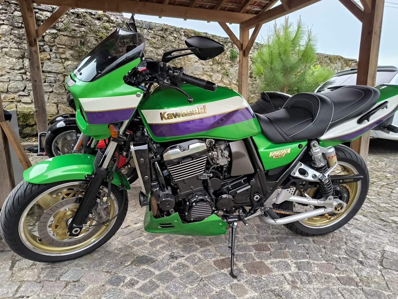 Kawasaki ZRX1100 and ZRX1200 reliability and handling