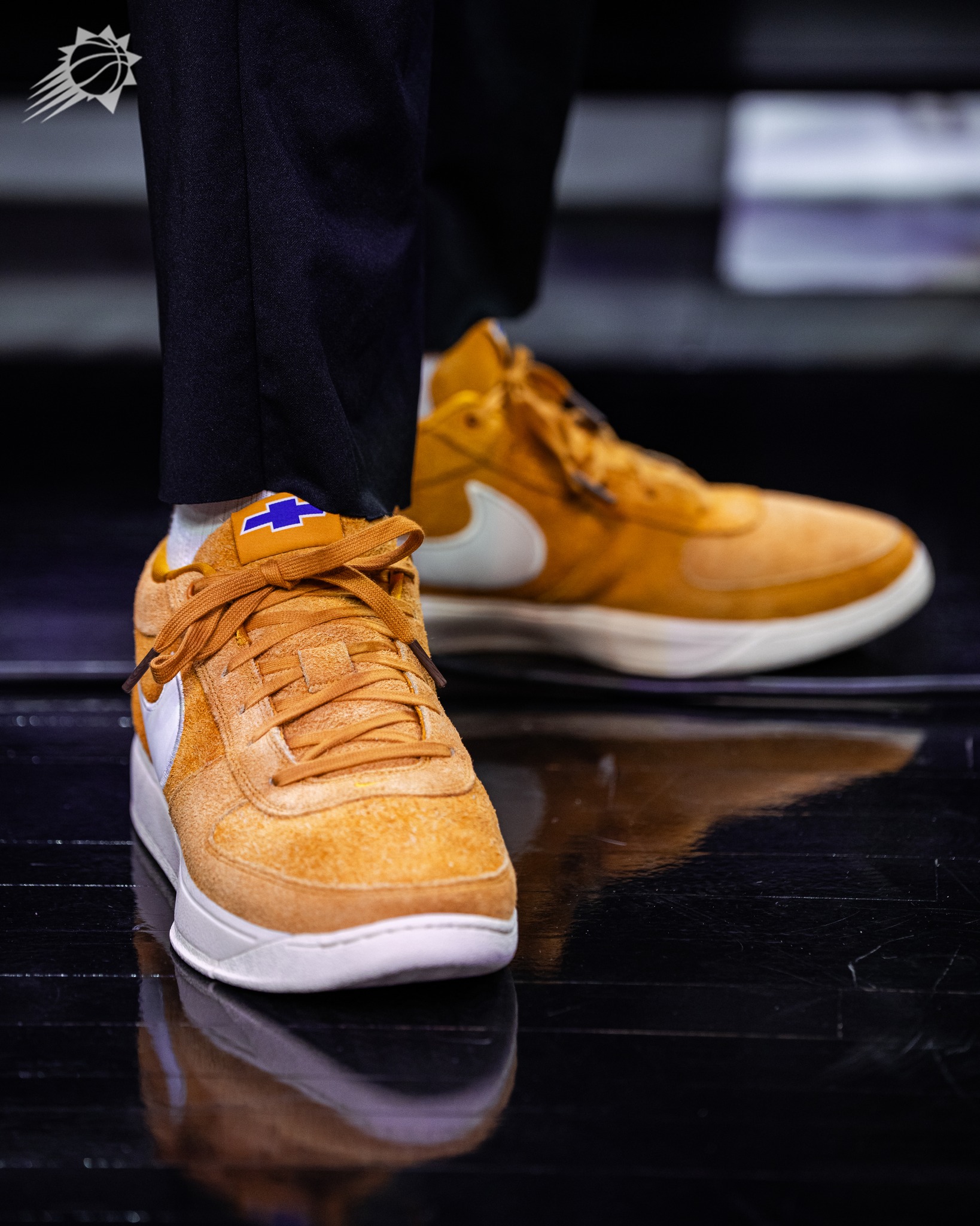 Book 1: Dark Gold Leaf ? Nike Basketball | Nike