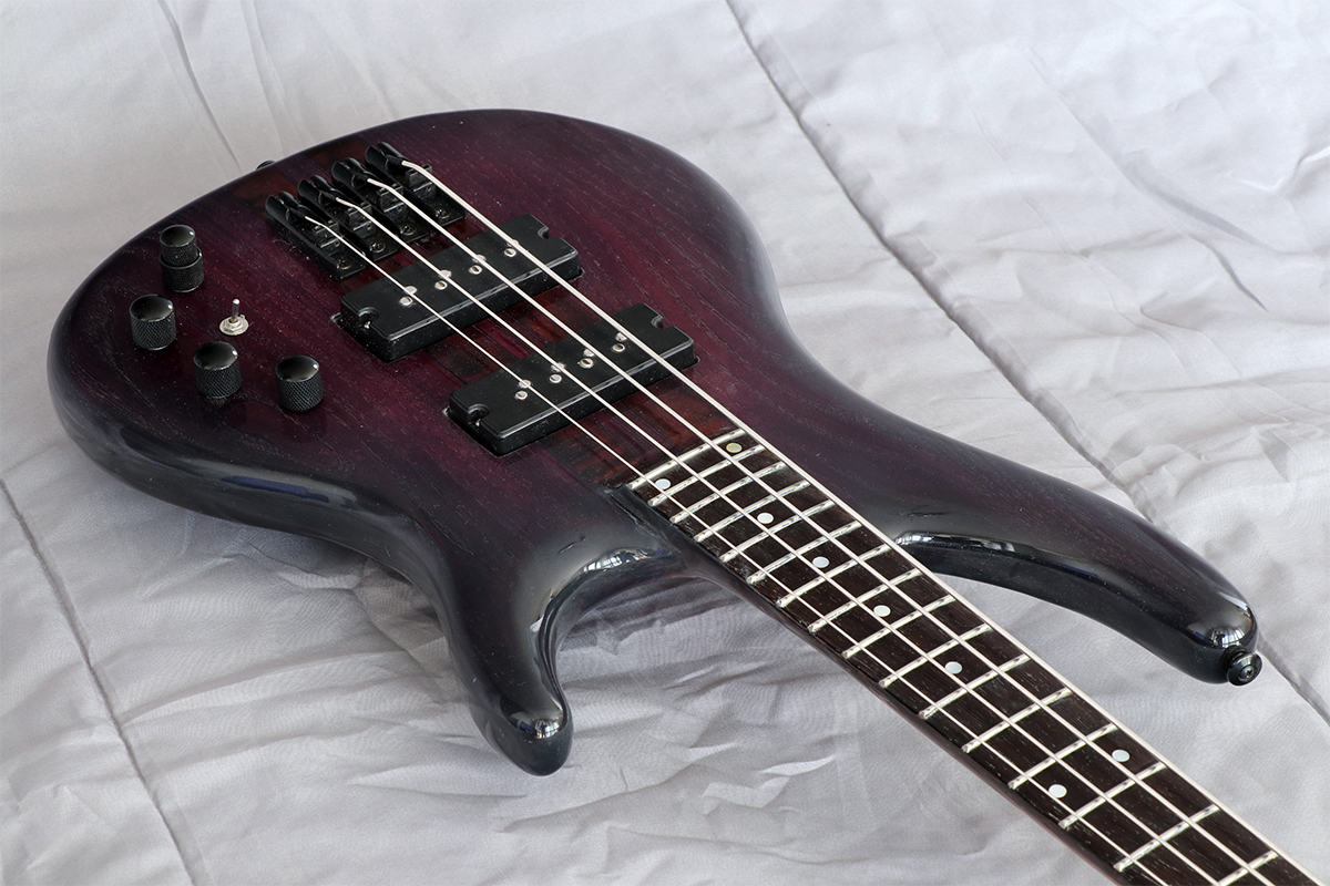 Oxford Guitars - 2006 Jackson RR5 Rhoads Pro in Black with Gold ...