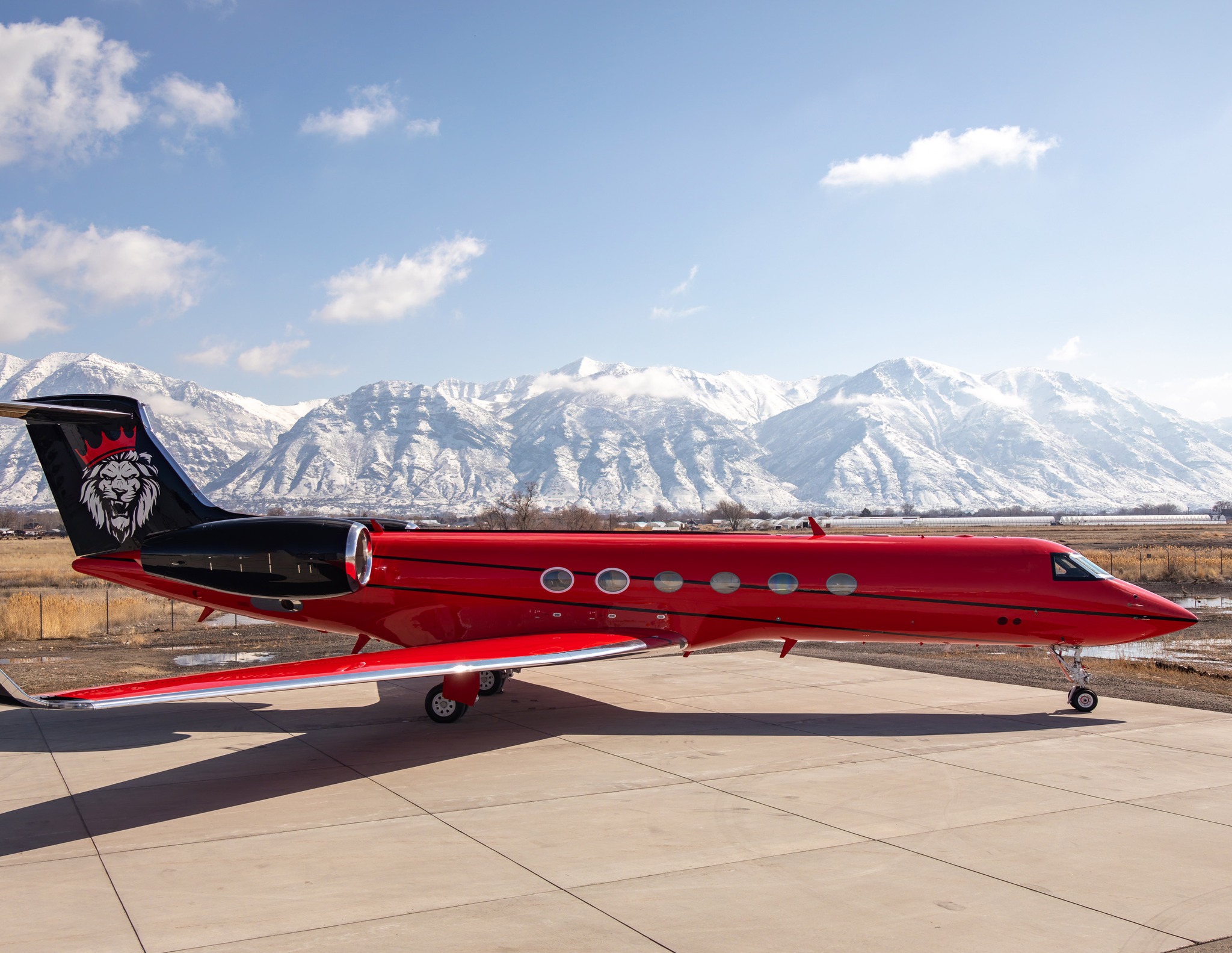 Duncan Aviation - This bold Gulfstream GV commands... | Facebook