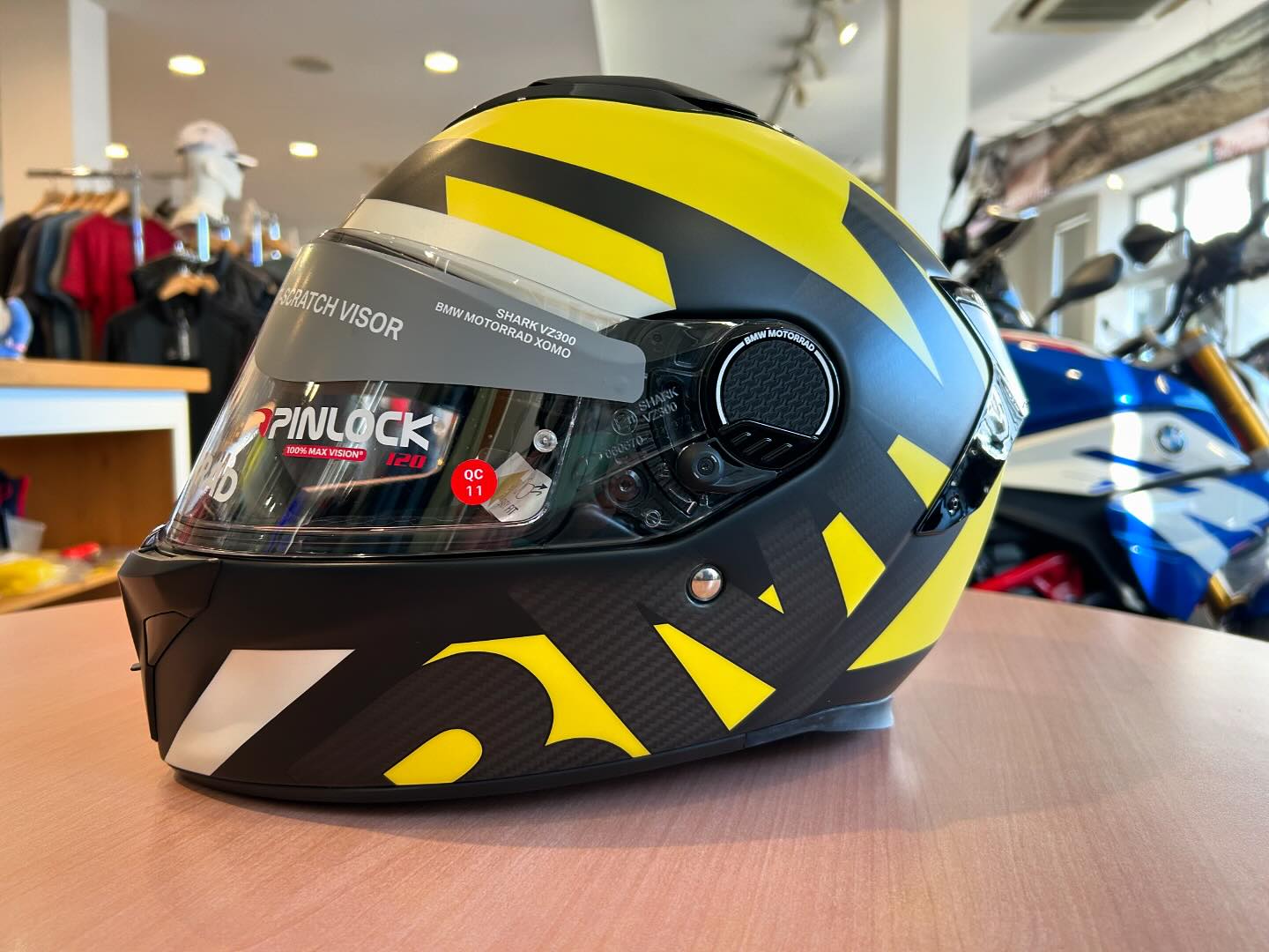 ☆新品 BMW MOTORRAD純正 XOMO（ゾモ）カーボンヘルメット（マット 