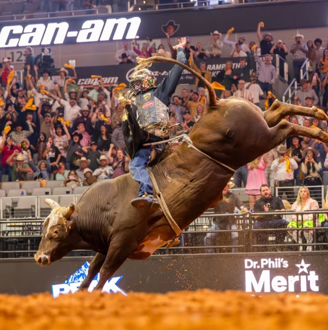 Rodeo - Great photograph! 📸 #rodeonewsbroadcast #rodeo #pbr | Facebook