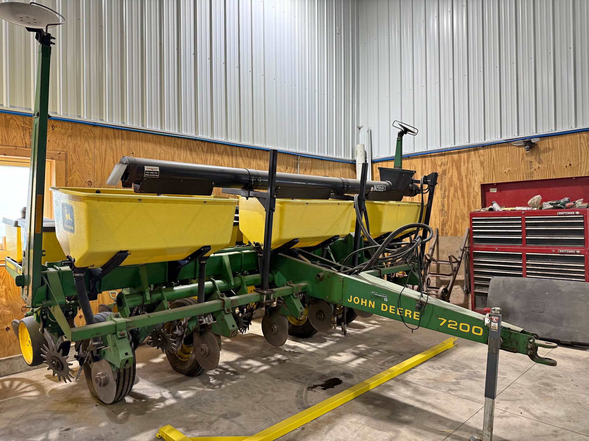 John Deere 7200 Corn Planter - Pots & Planters - Luxemburg, Wisconsin ...