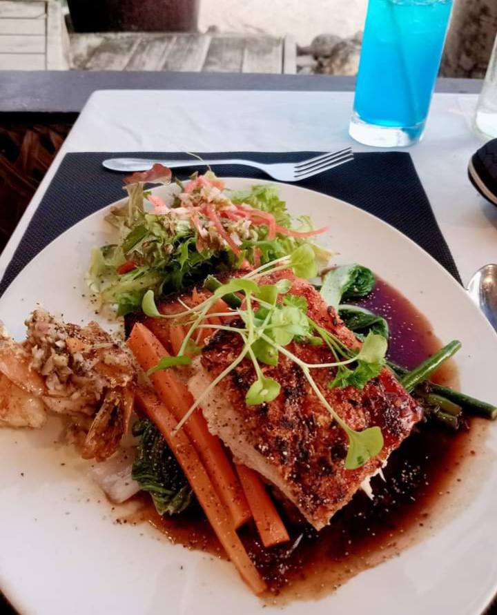 OTB - On The Beach Bar & Restaurant | Arorangi
